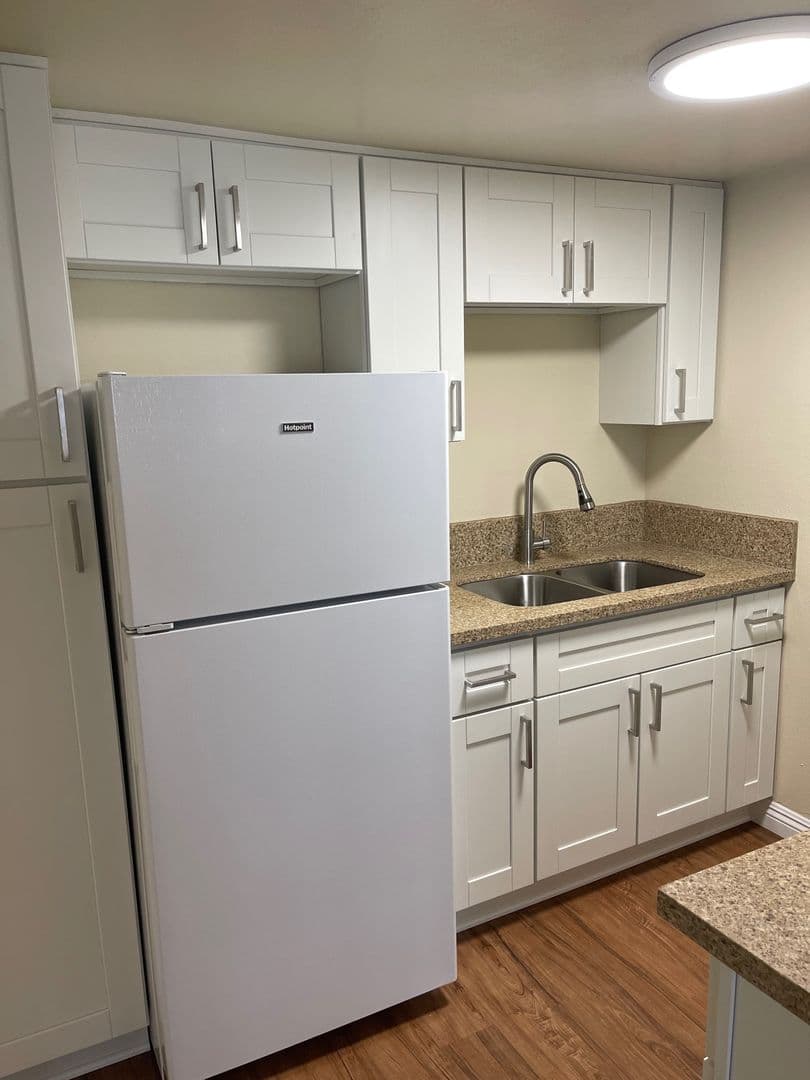 Fallbrook Apartment: 218 W. Clemmens Lane
