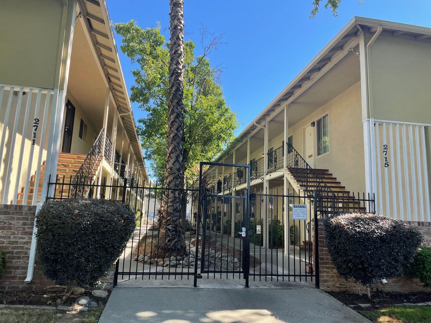 Sacramento Apartment: 2711-2715 P. Street