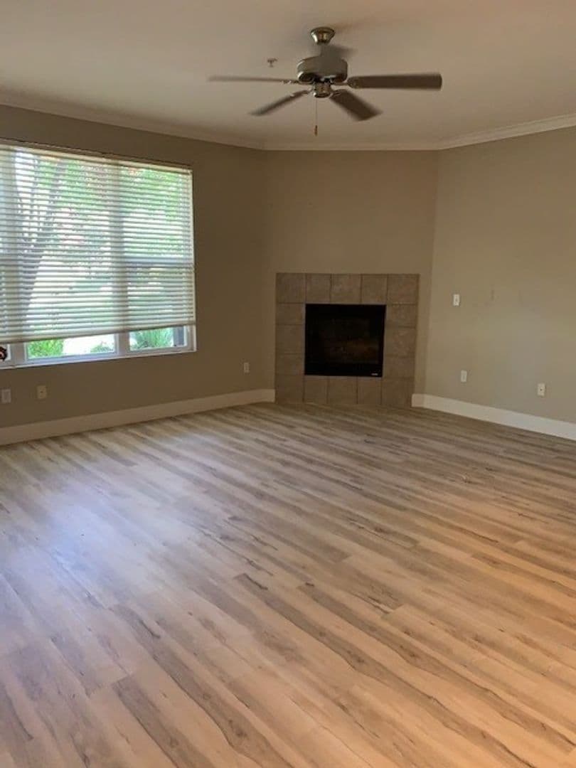 Sacramento Apartment: 2751 West River Drive