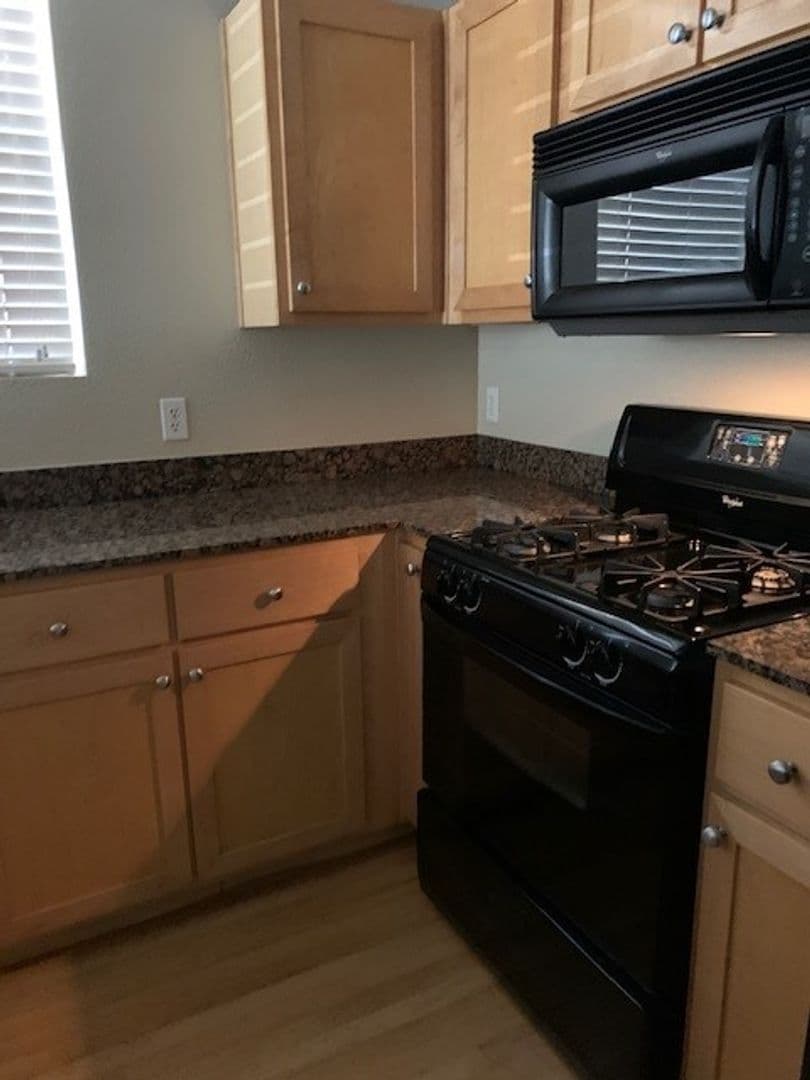 Sacramento Apartment: 2751 West River Drive