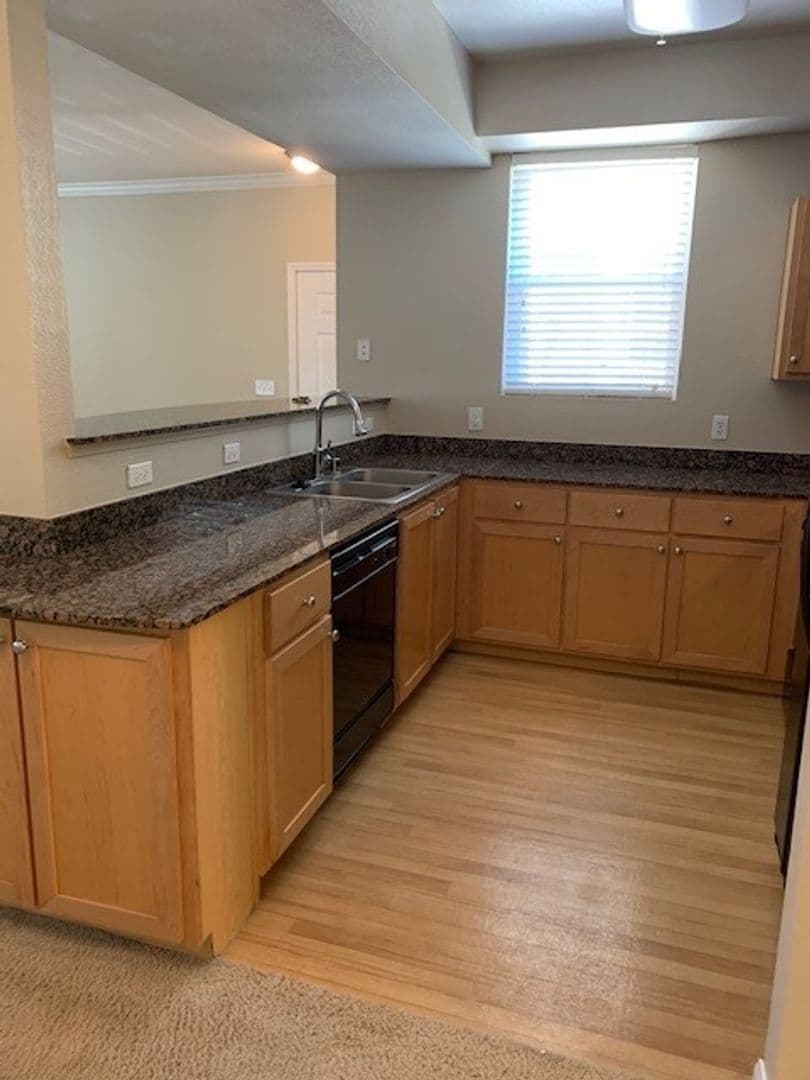 Sacramento Apartment: 2751 West River Drive