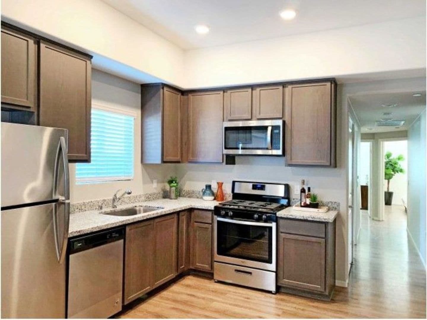 National City Apartment: 900 E 12th Street