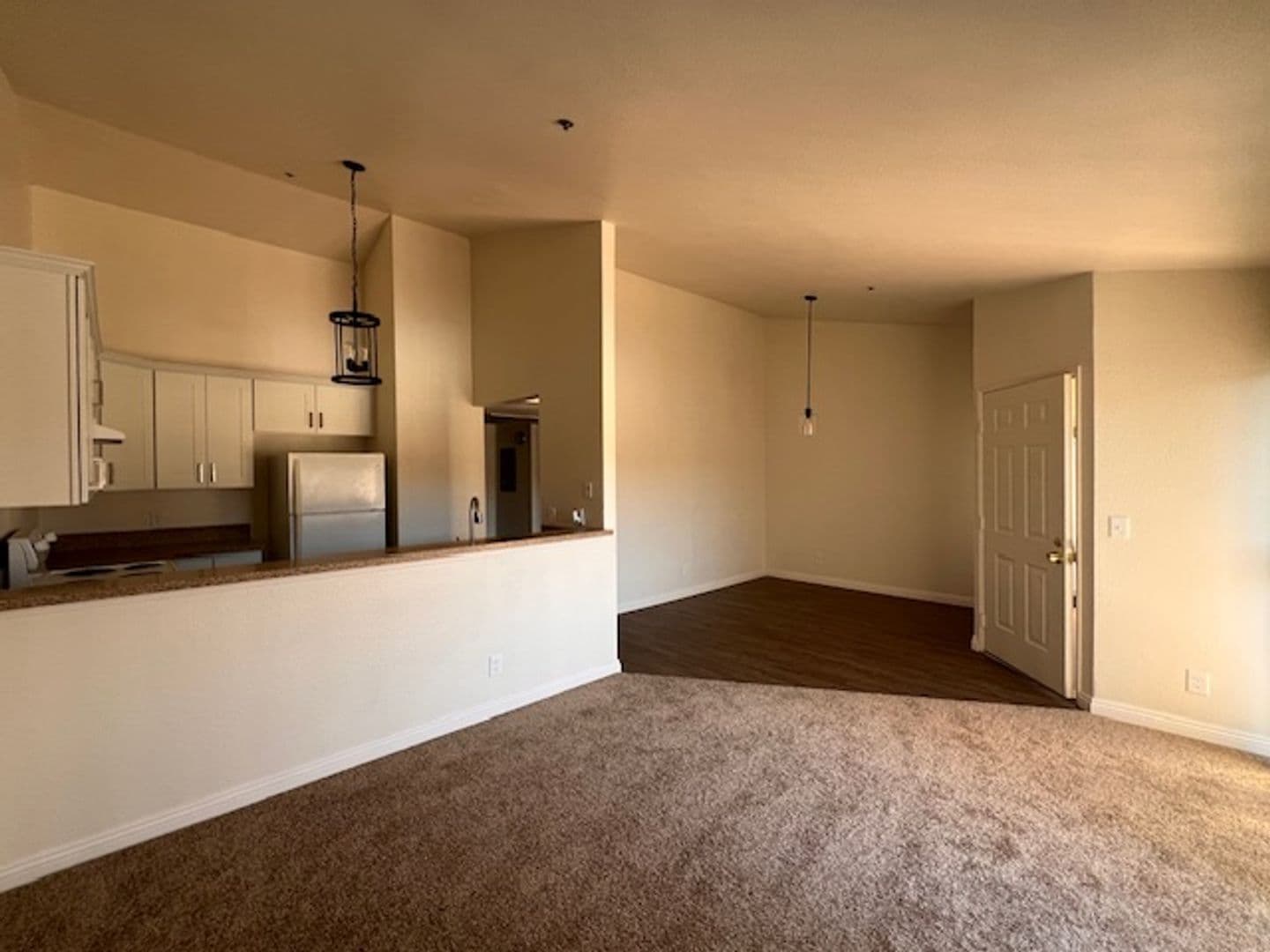 Fallbrook Apartment: 592 Ammunition Rd.