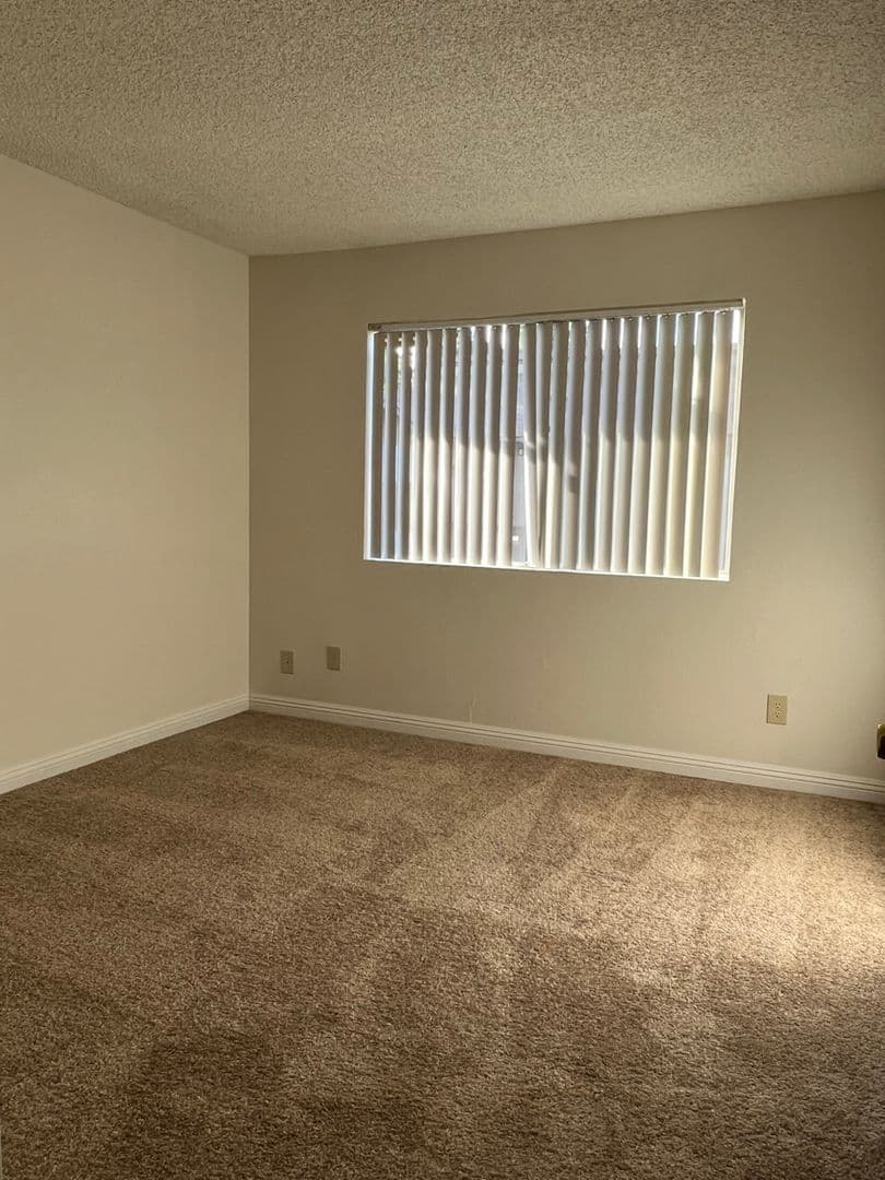 Fallbrook Apartment: 426 Ammunition Road