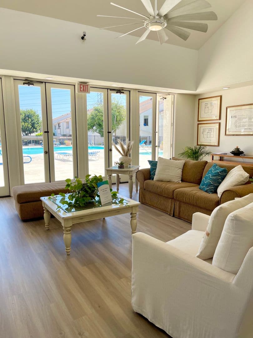 Oceanside Apartment: 1207 S.El Camino Real