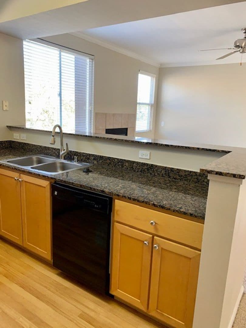 Sacramento Apartment: 2751 West River Drive