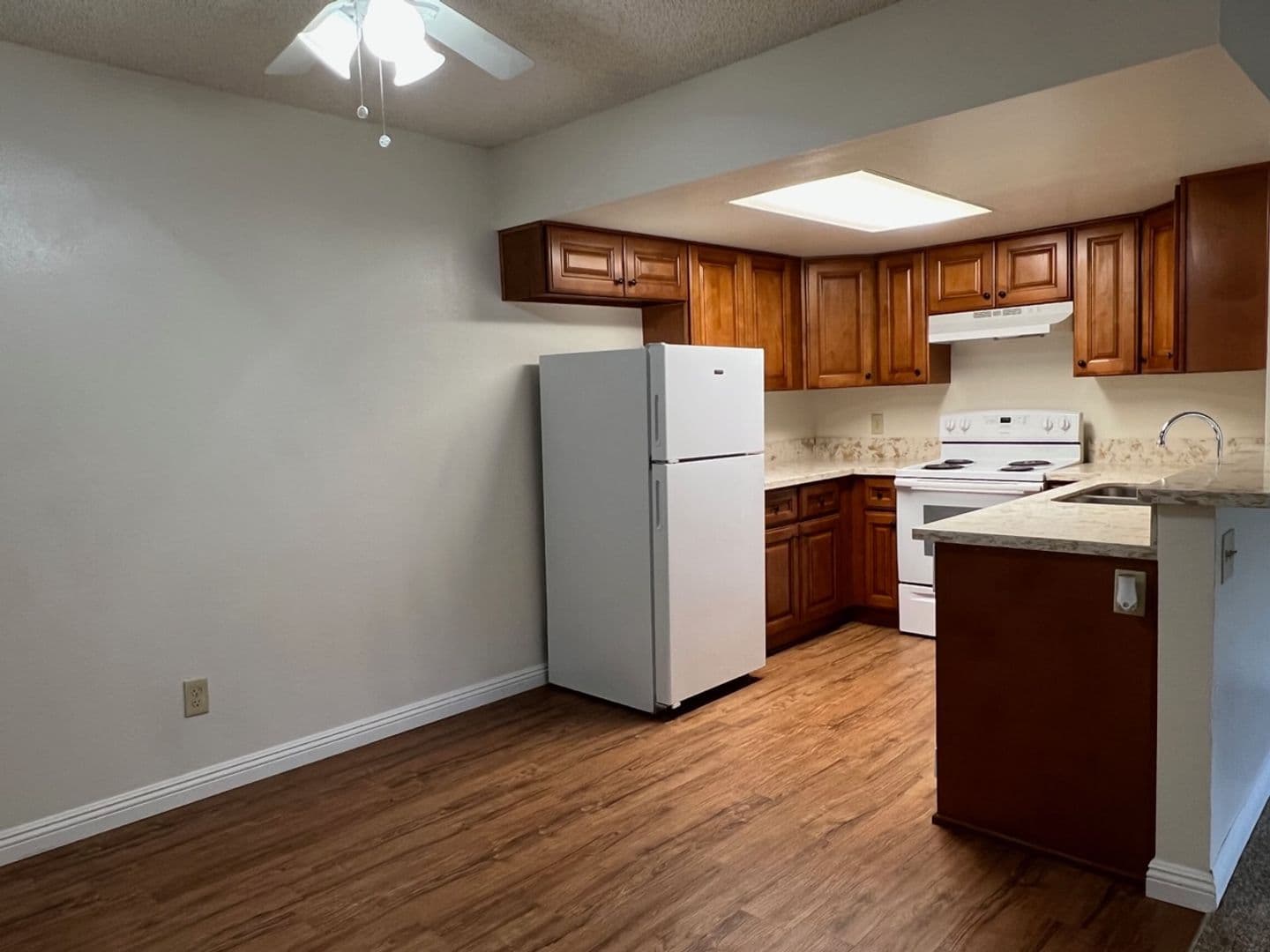 Fallbrook Apartment: 426 Ammunition Road