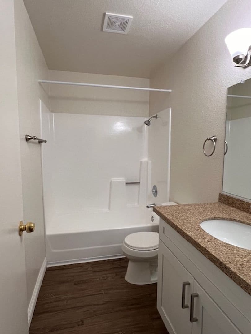 Fallbrook Apartment: 592 Ammunition Rd.