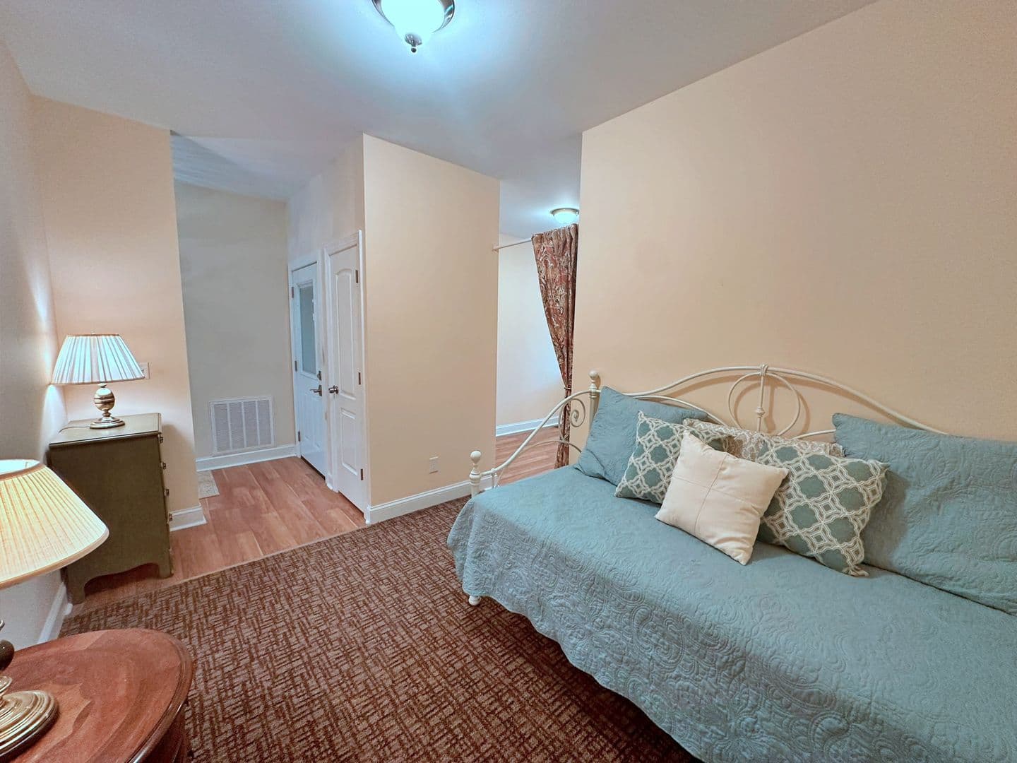 Moseley House: 17410 Duval Road