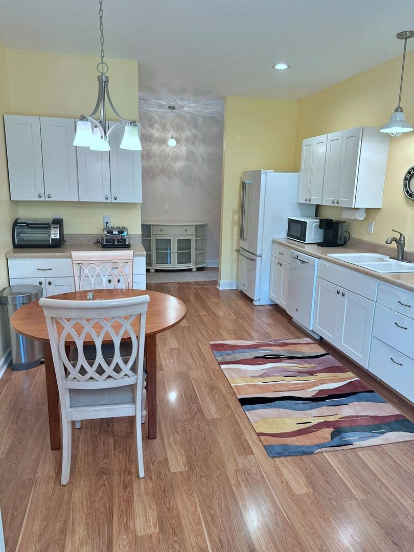Moseley House: 17410 Duval Road
