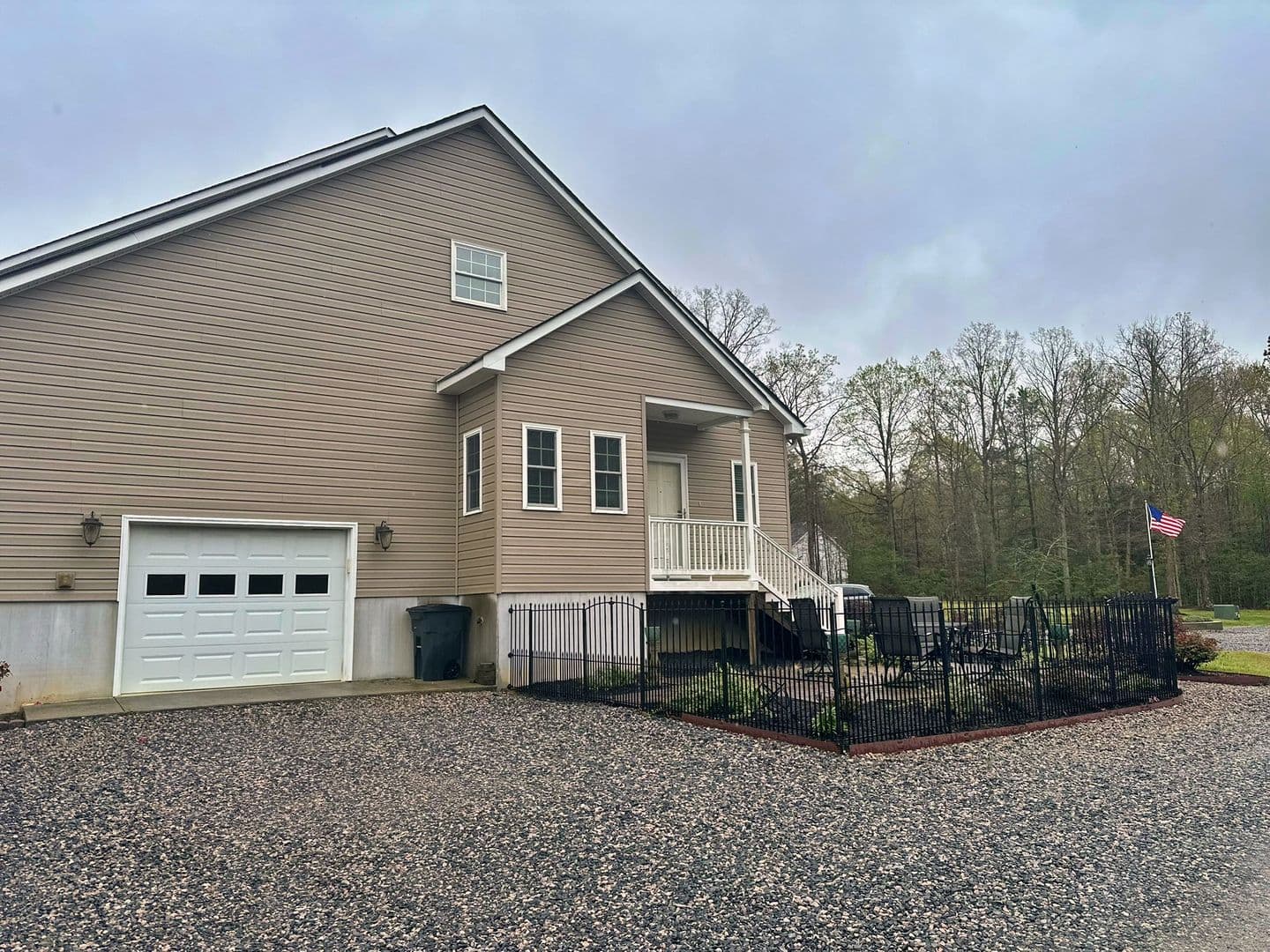 Moseley House: 17410 Duval Road