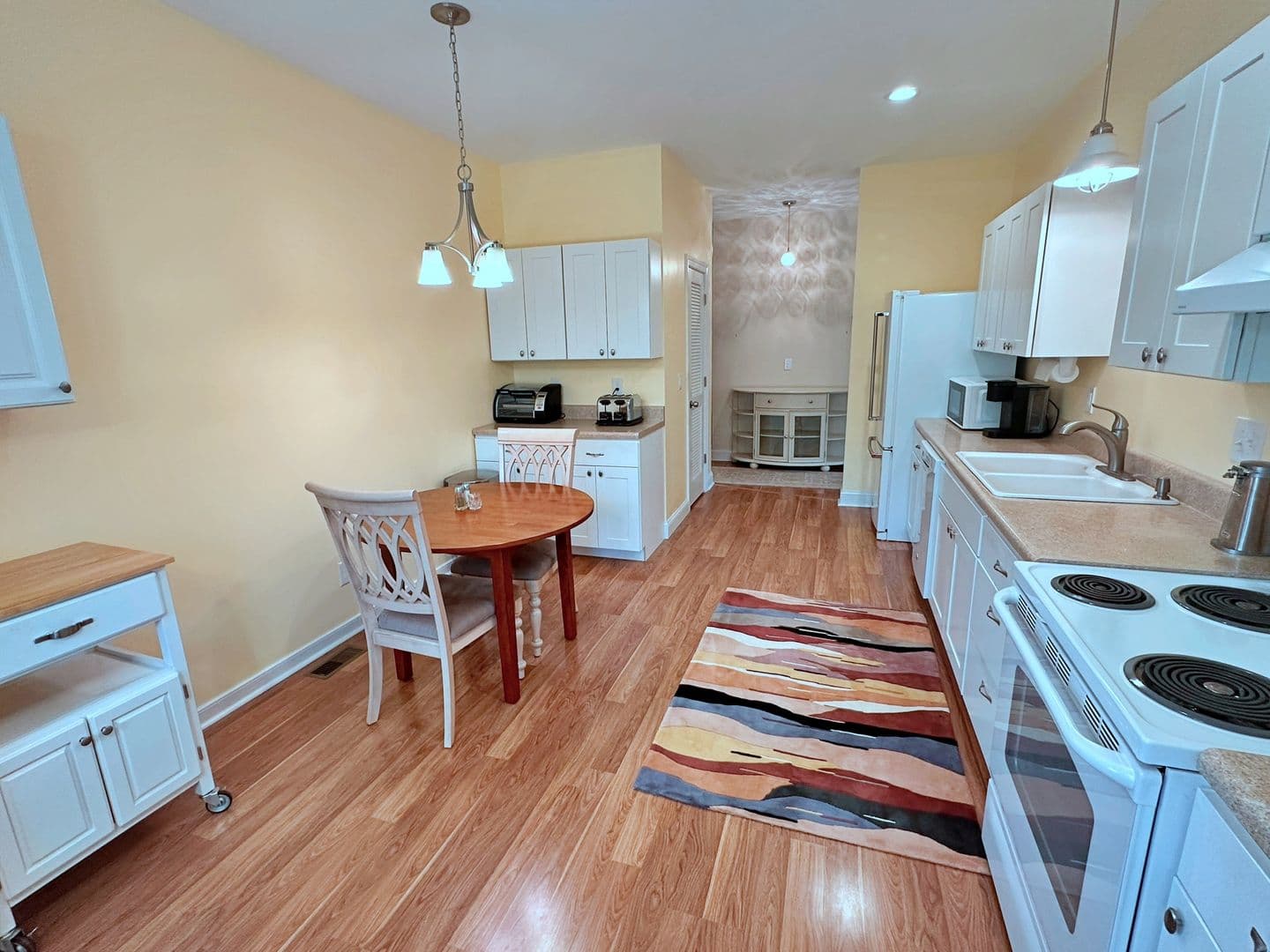 Moseley House: 17410 Duval Road