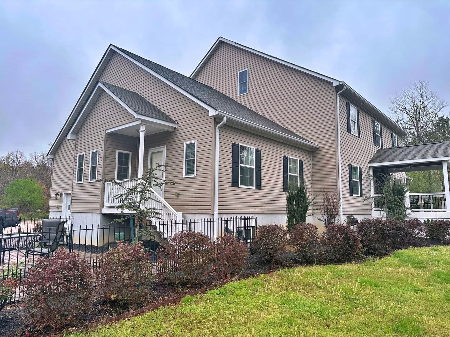 Moseley House: 17410 Duval Road