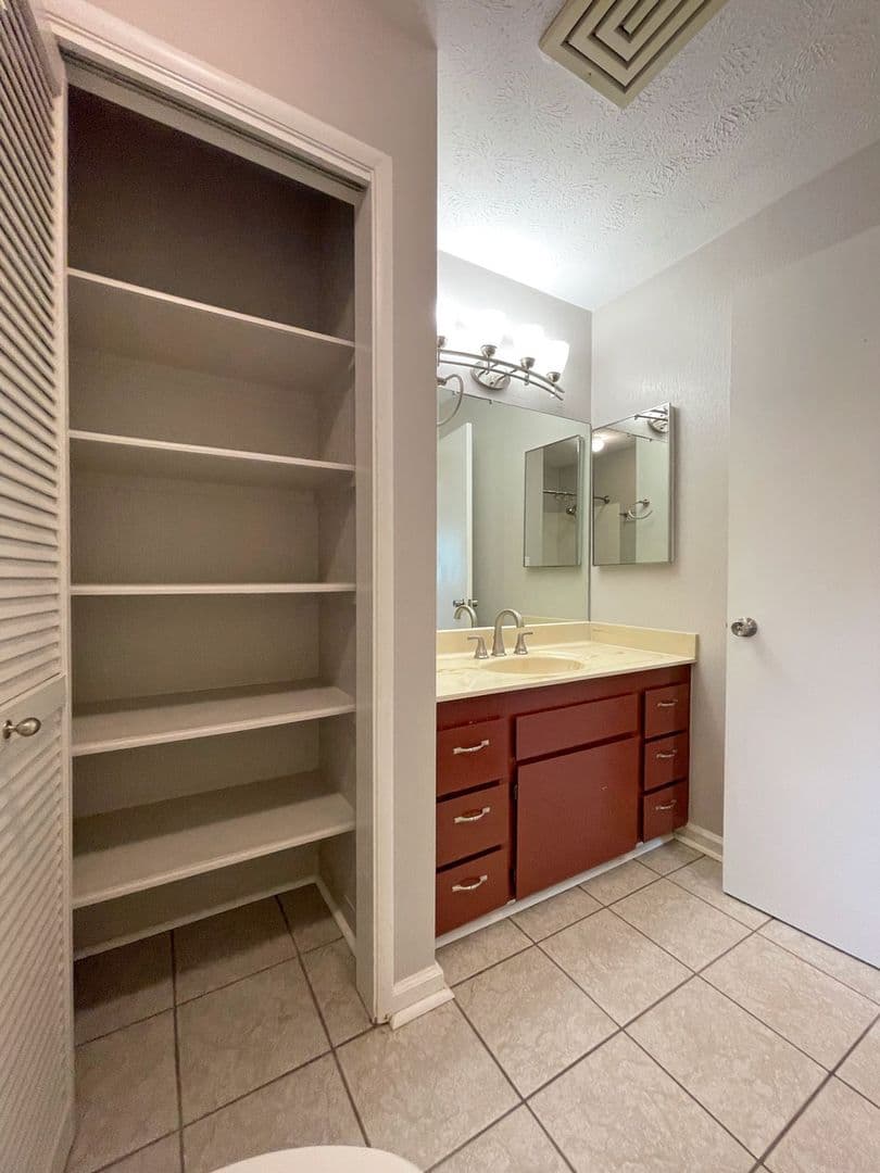 Kailua Townhome: 355 Aoloa Street - H201