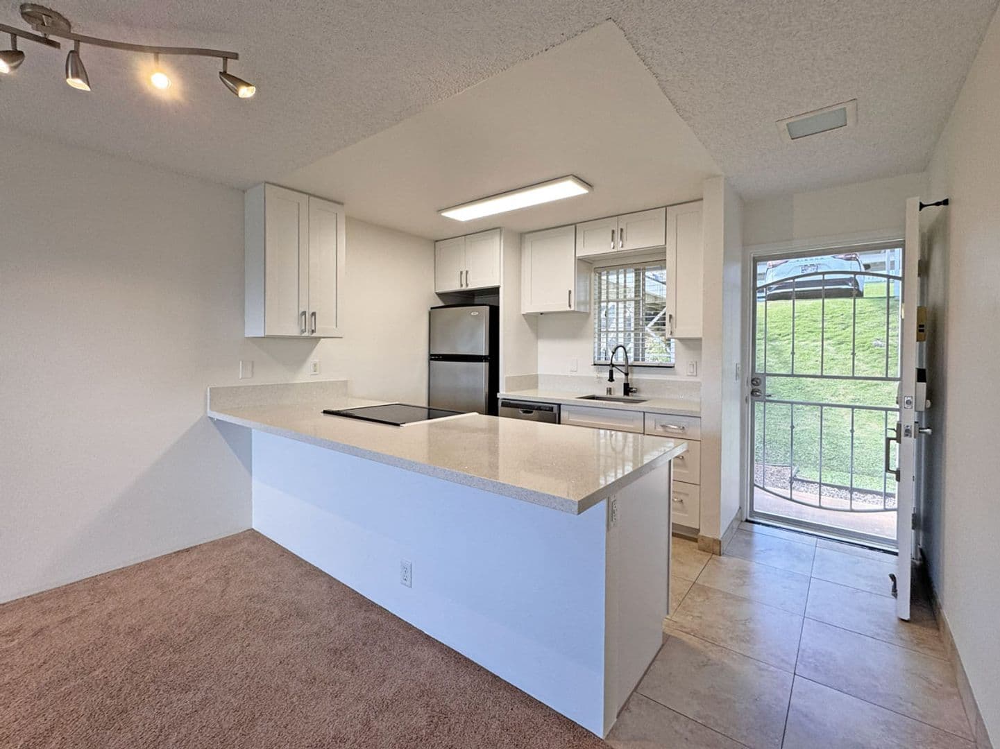 Kapolei Townhome: 92-1150 Hame St #8-102