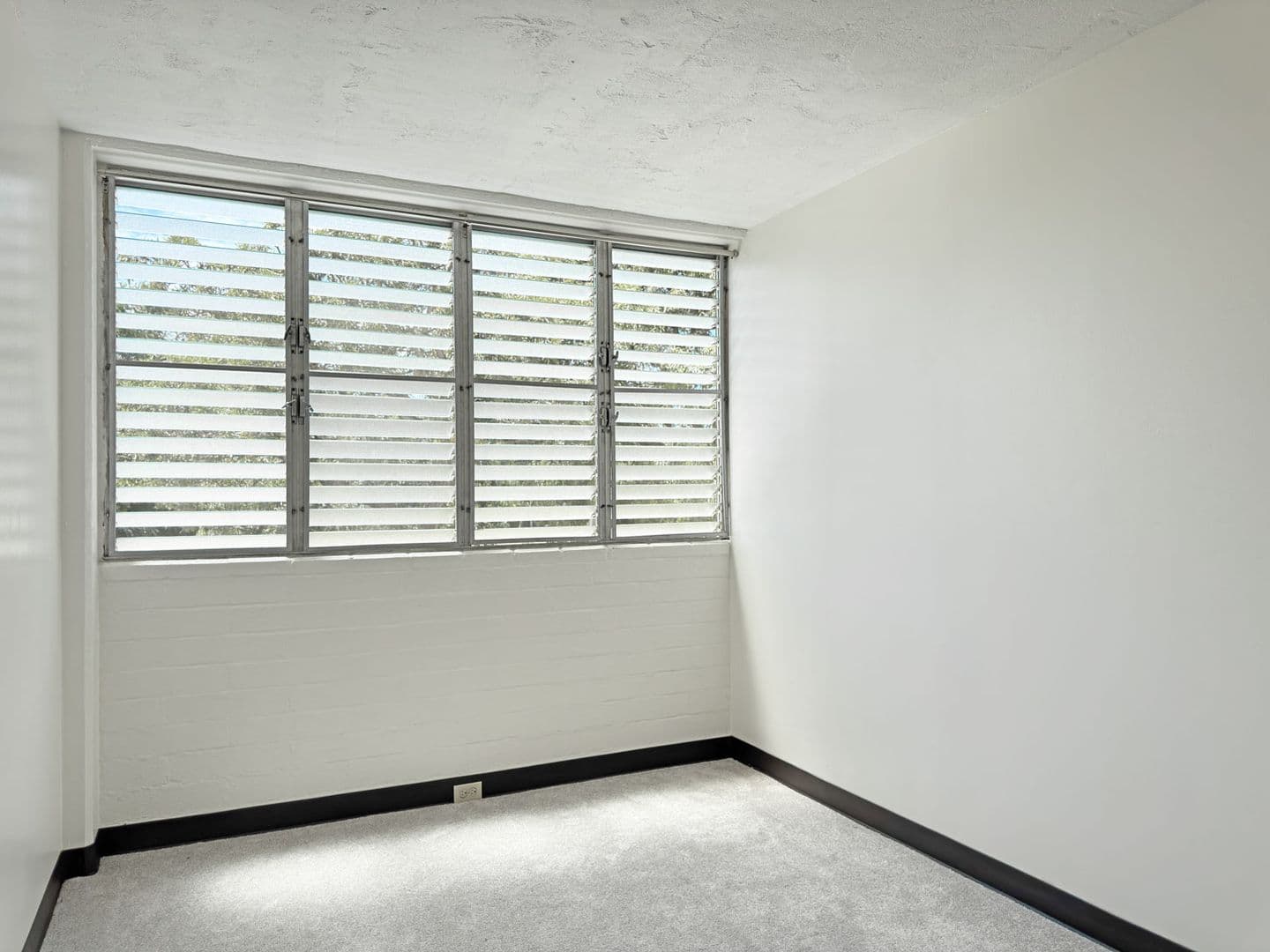 Honolulu Apartment: 1055 Kalo Place