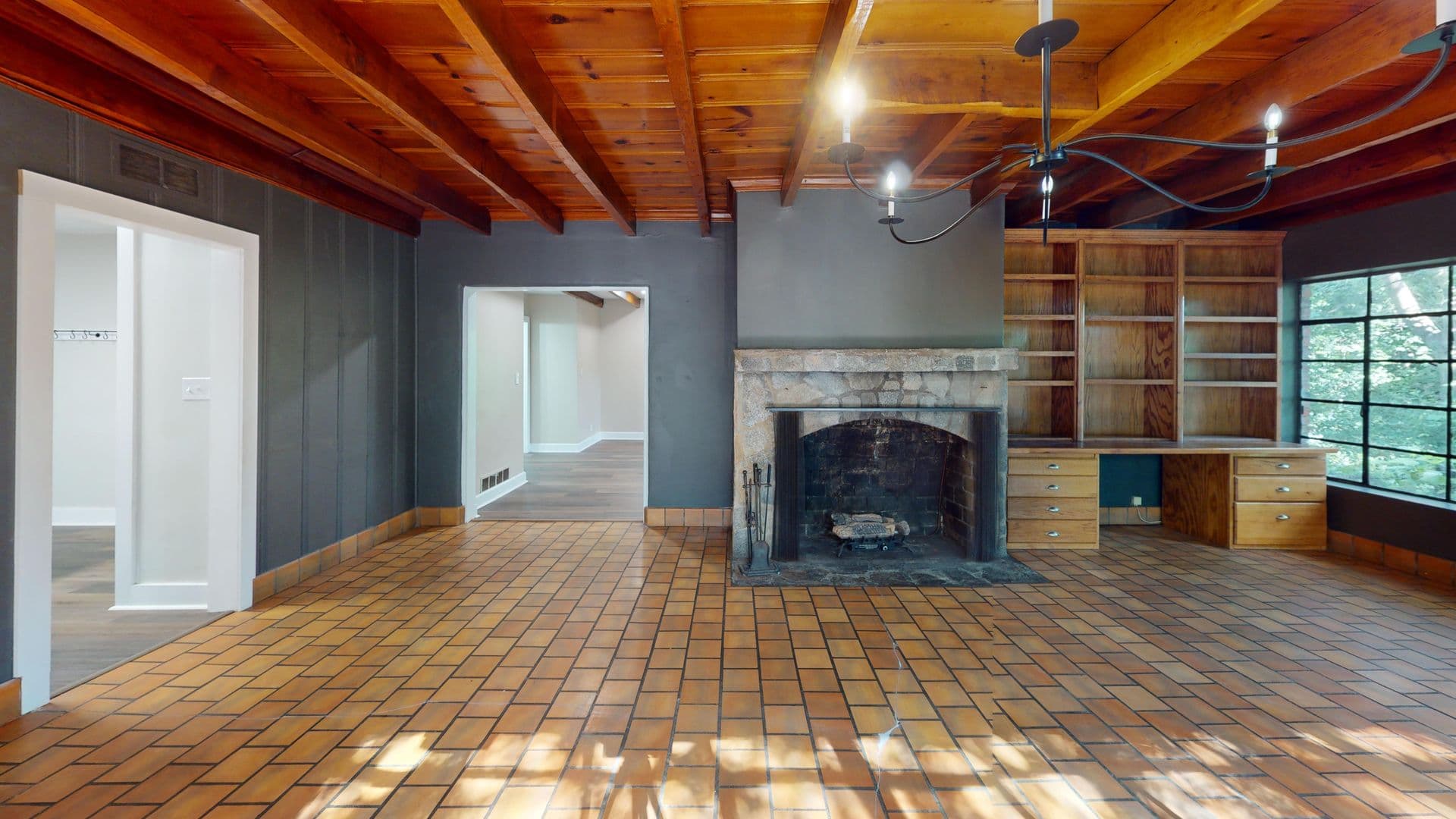 Prattville House: 3 Knob Hill Rd