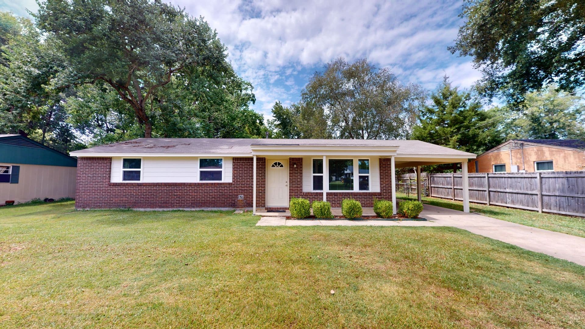 Prattville House: 617 Boxwood Rd