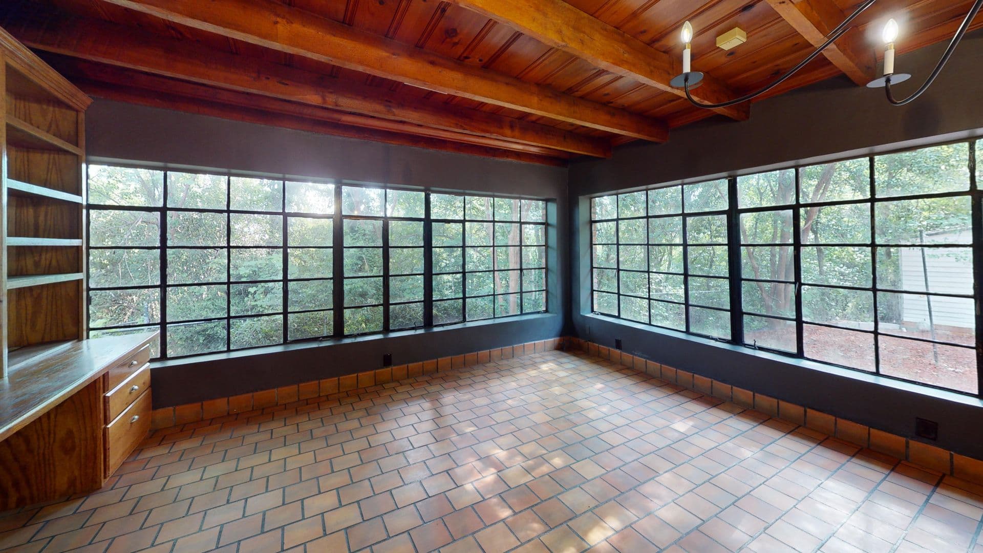 Prattville House: 3 Knob Hill Rd