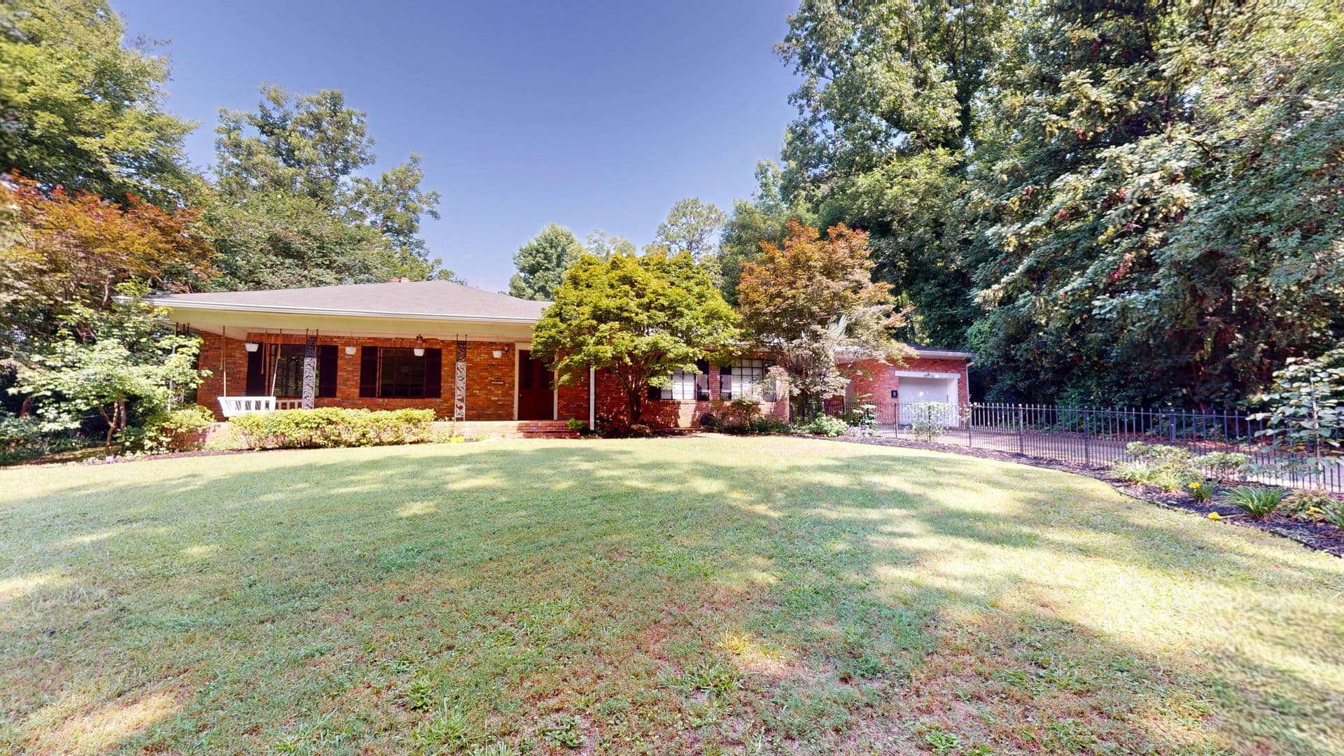 Prattville House: 3 Knob Hill Rd
