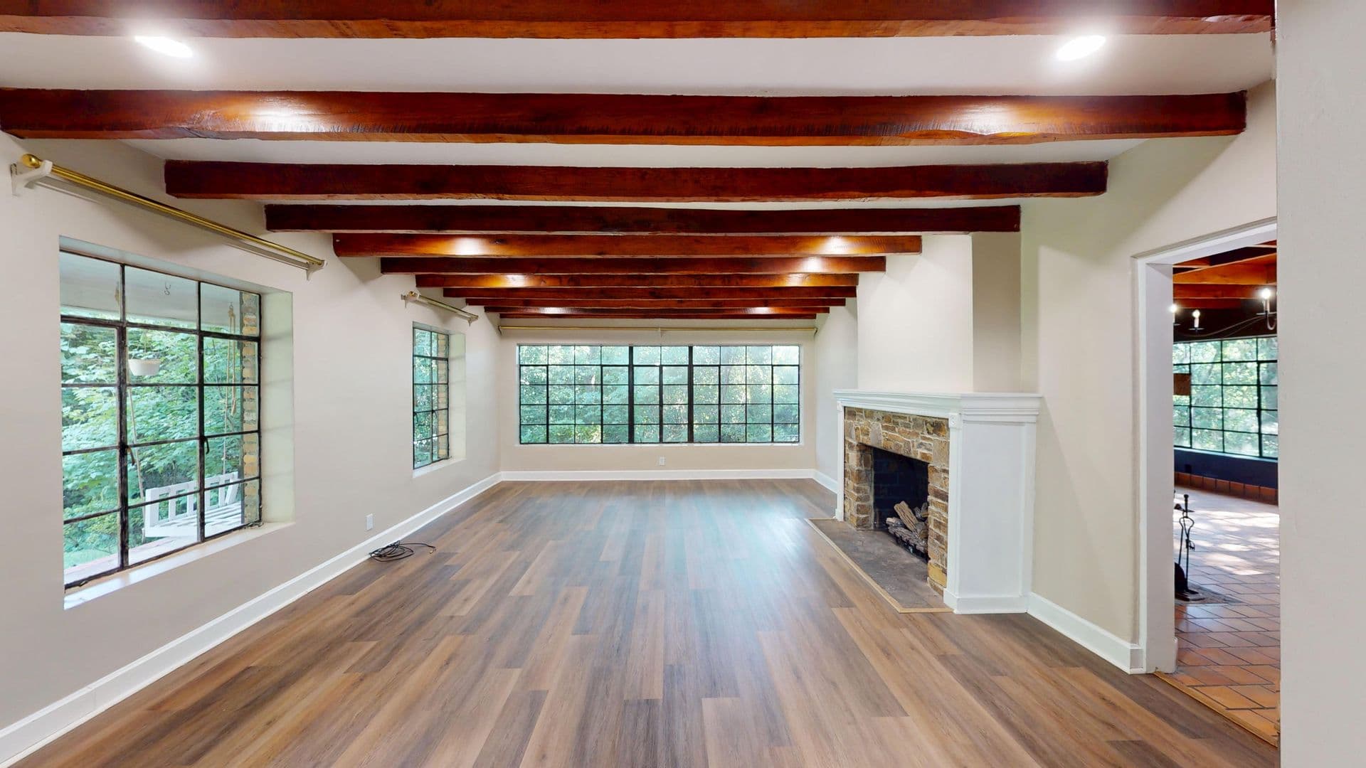 Prattville House: 3 Knob Hill Rd
