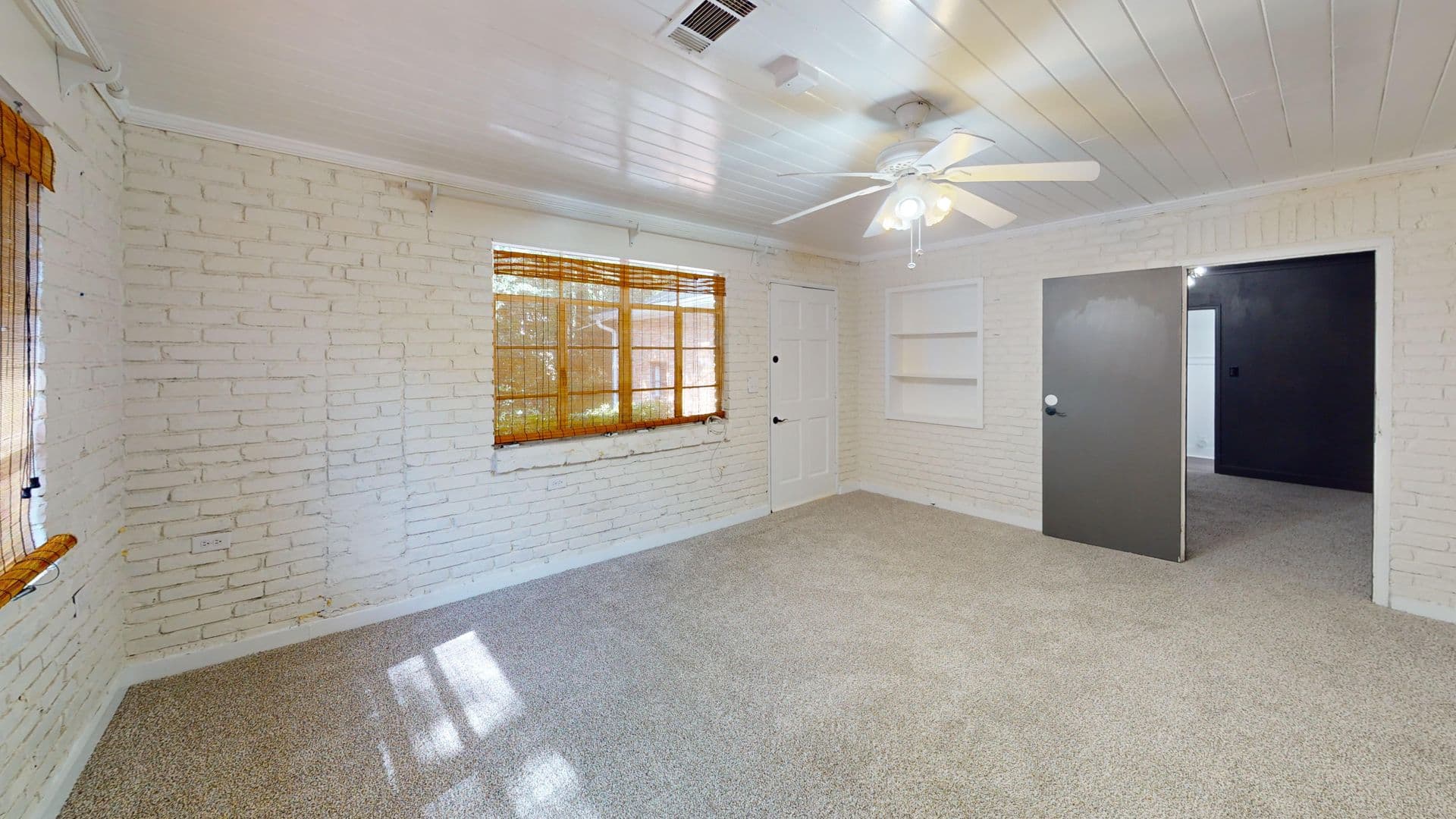 Prattville House: 3 Knob Hill Rd