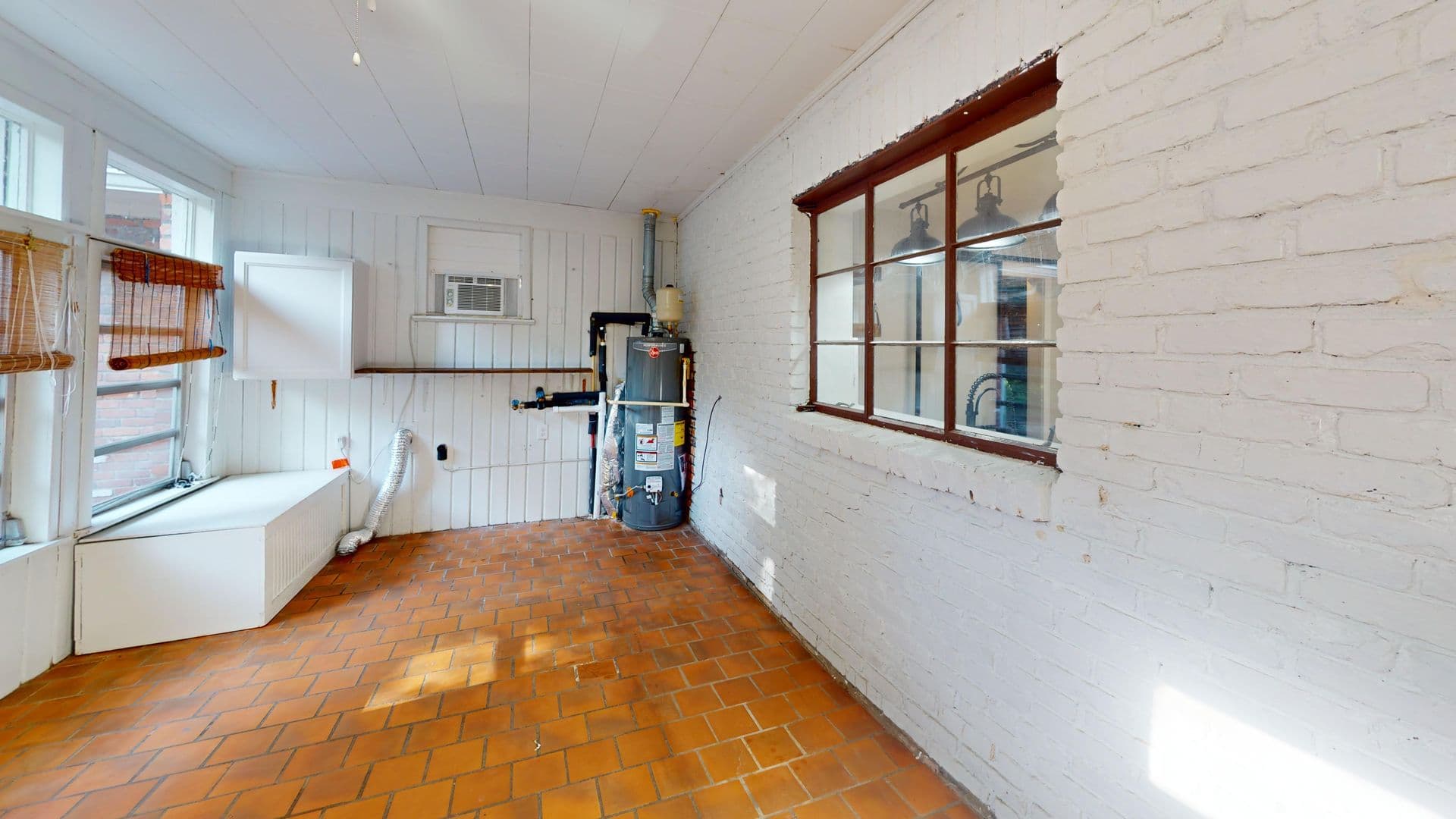 Prattville House: 3 Knob Hill Rd