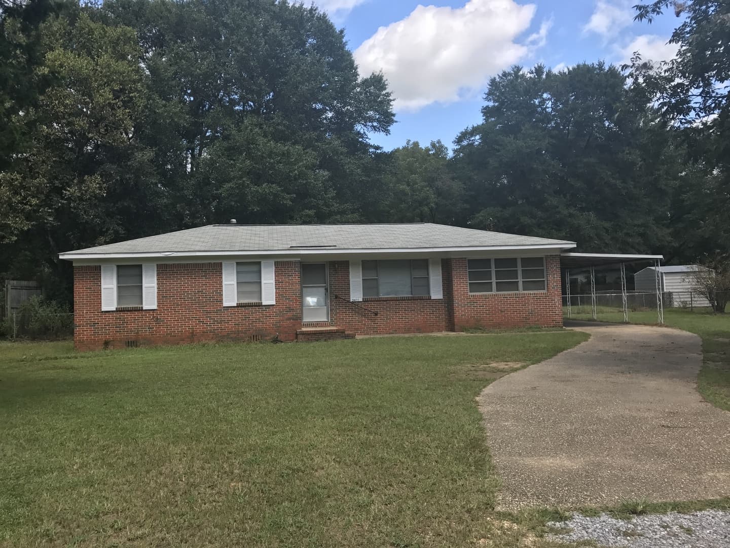 Millbrook House: 3411 Grandview Rd