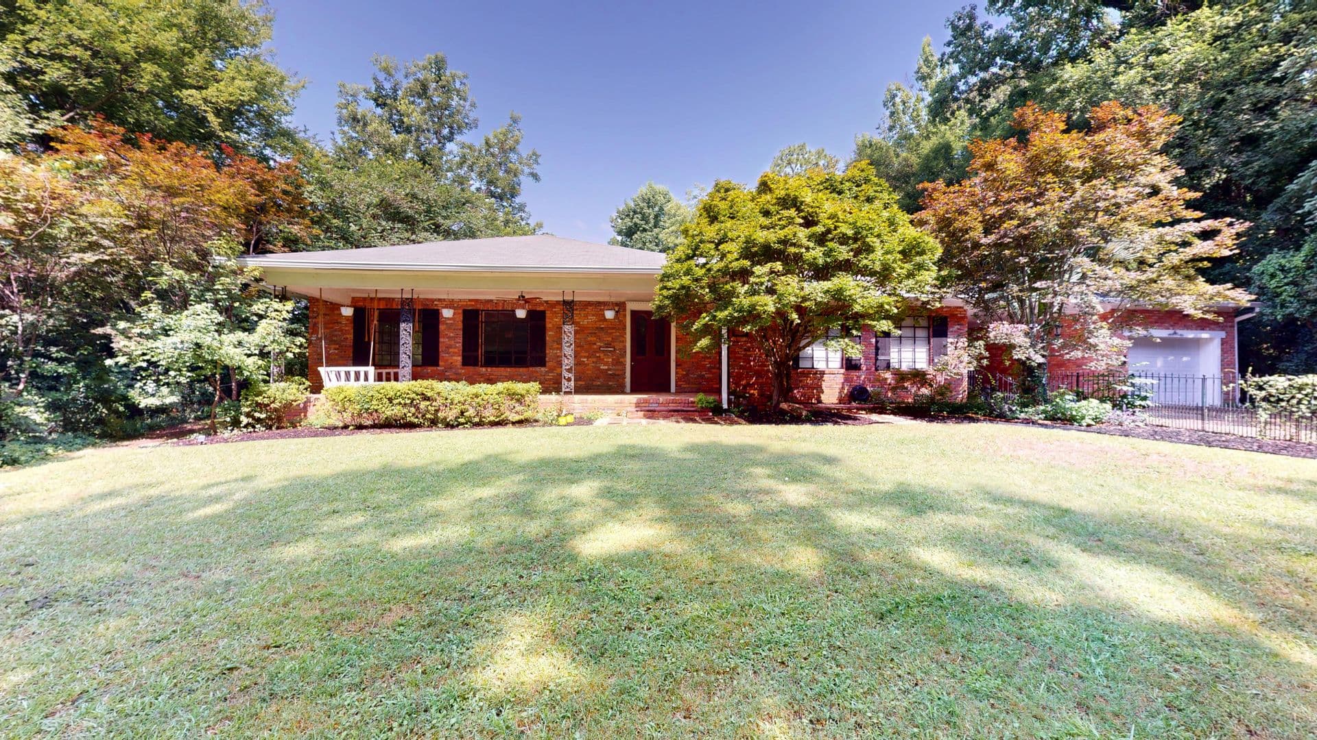 Prattville House: 3 Knob Hill Rd