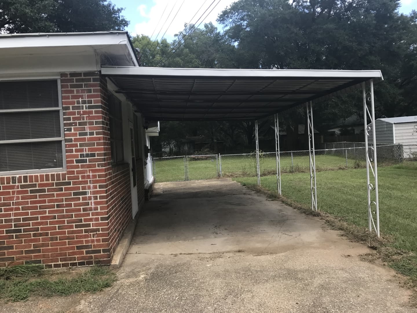 Millbrook House: 3411 Grandview Rd