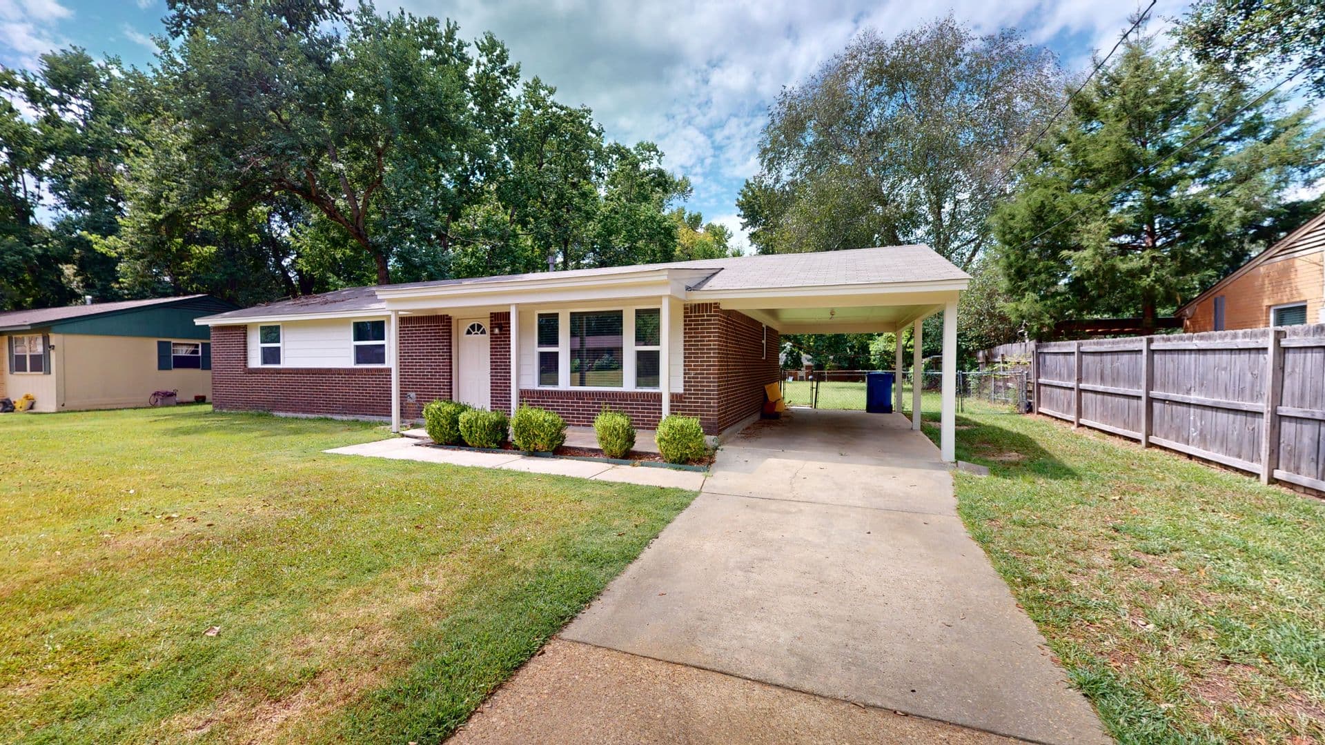 Prattville House: 617 Boxwood Rd