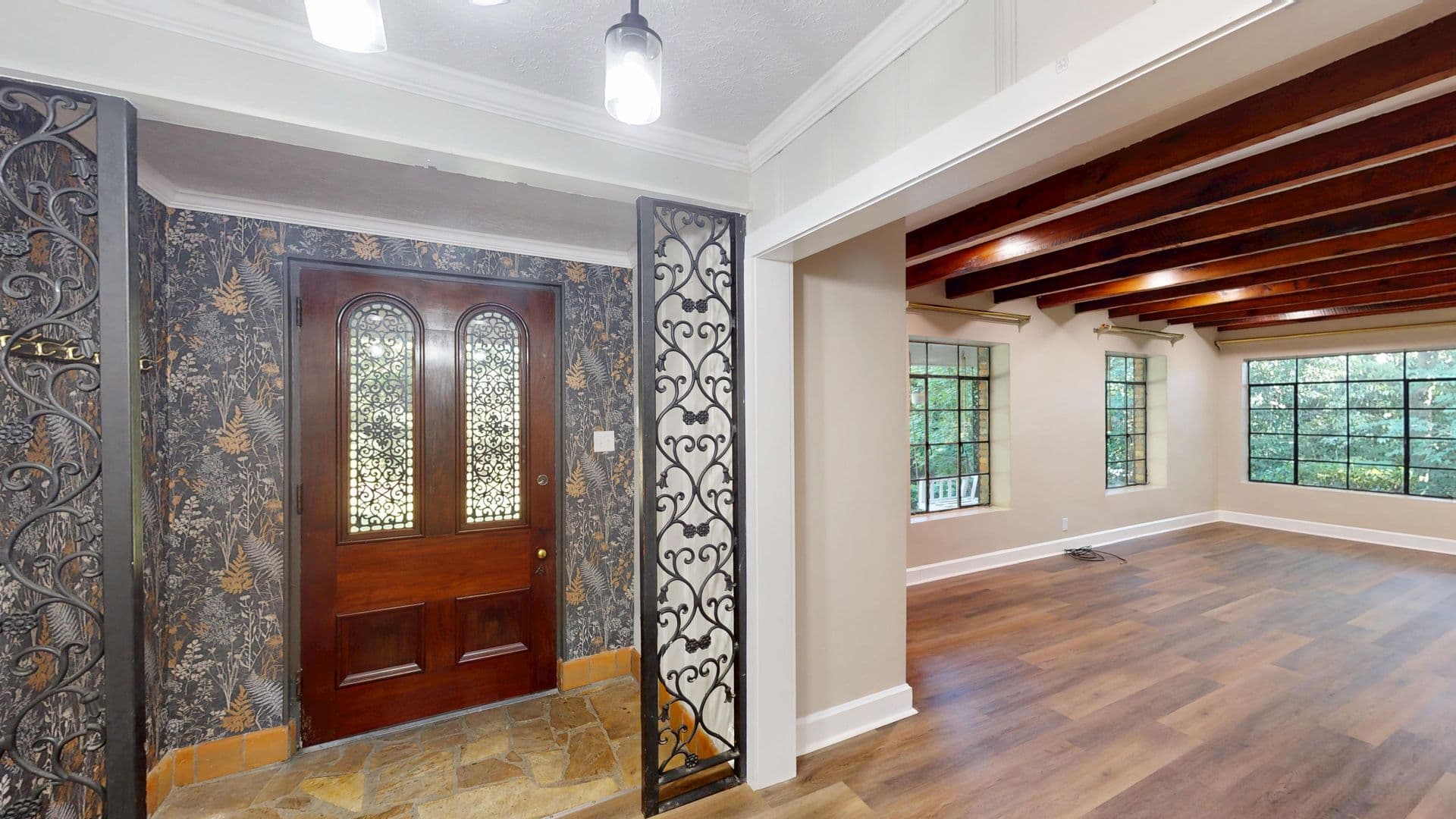 Prattville House: 3 Knob Hill Rd