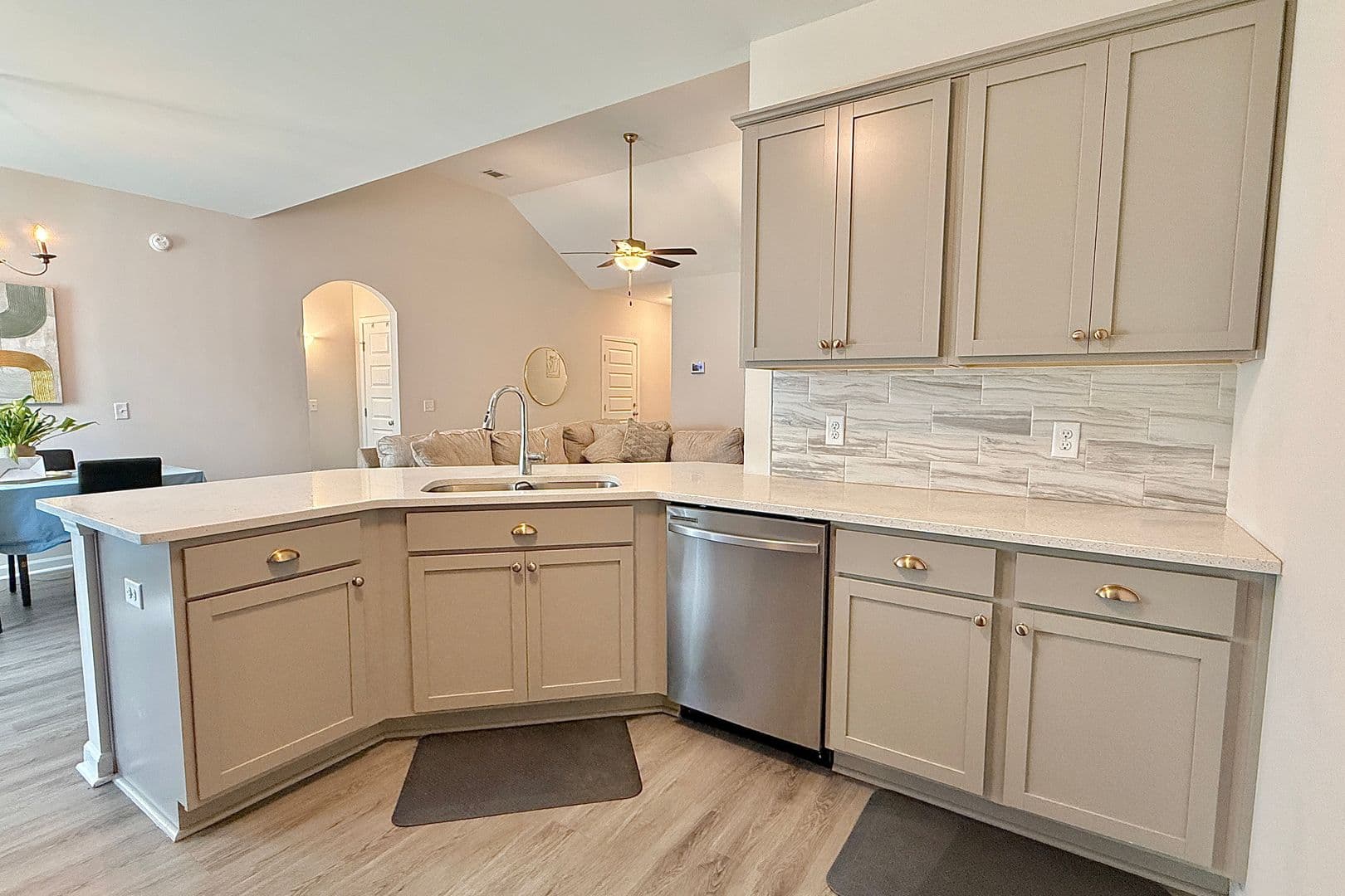 Hinesville House: 30 Renwick Loop
