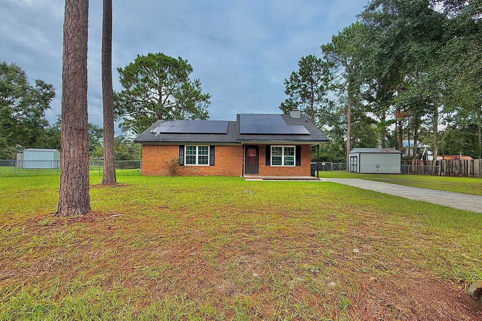 Allenhurst House: 61 Gregory Ct