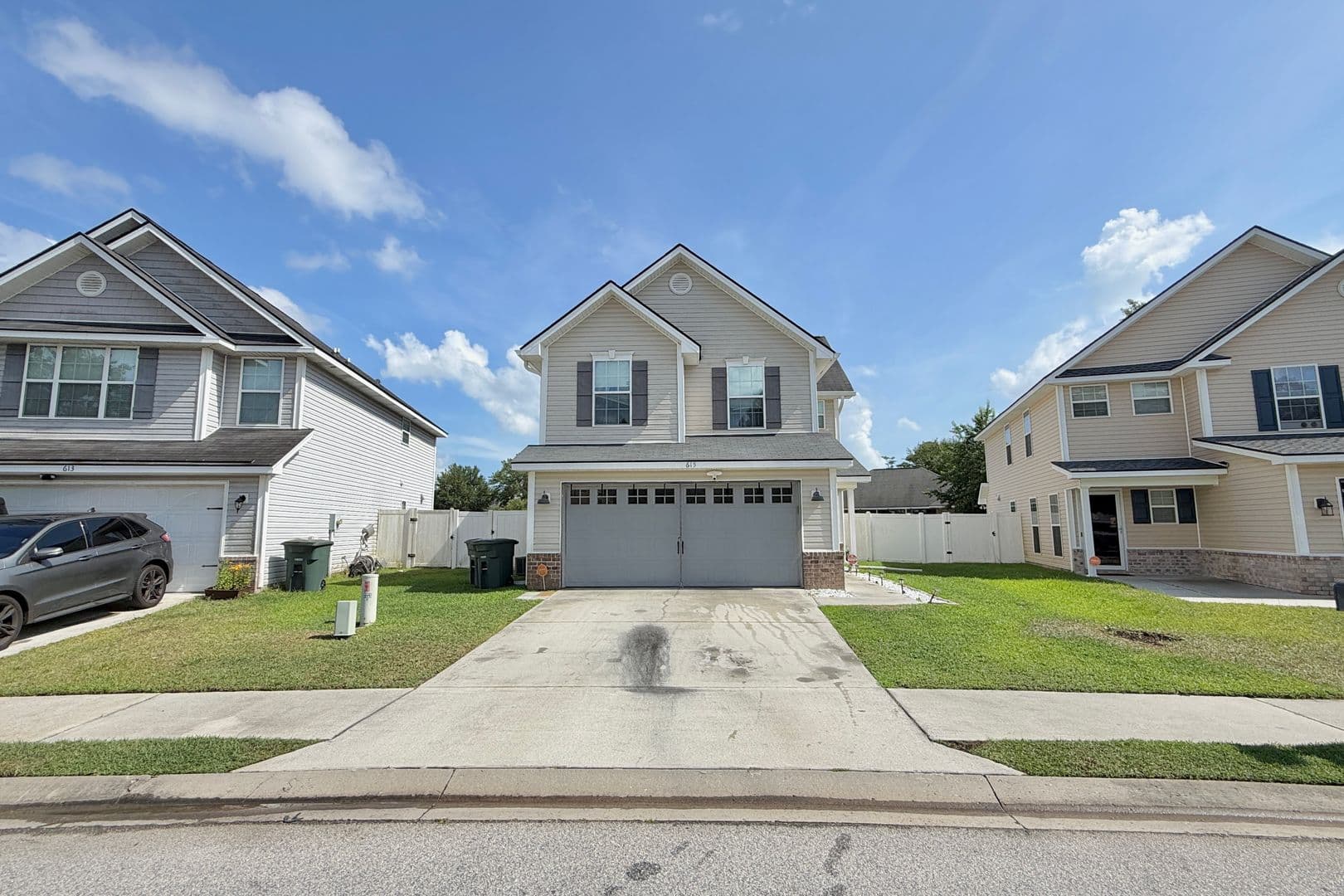 Hinesville House: 615 Amhearst Row