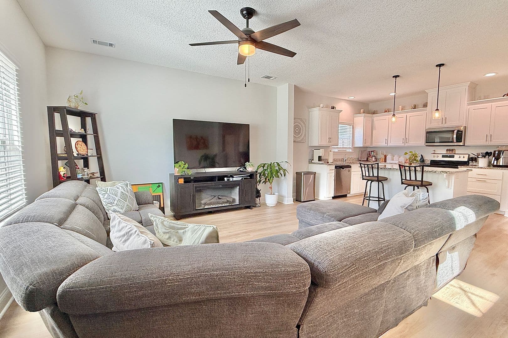 Hinesville House: 120 Legacy Ln