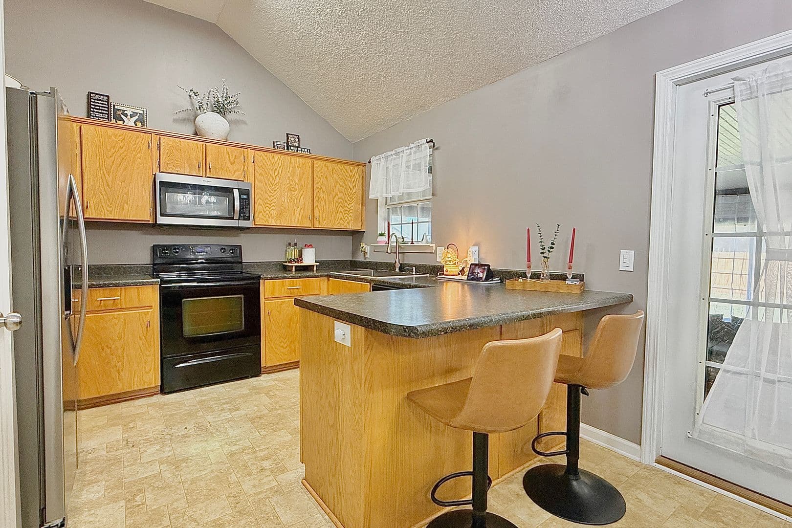 Midway House: 193 River Bend Dr