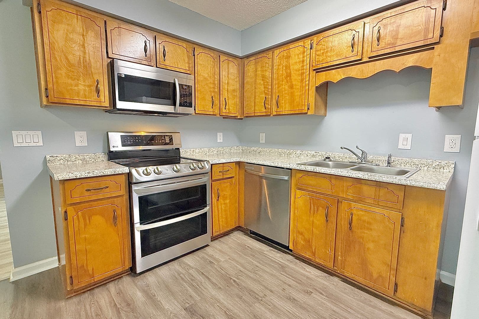 Allenhurst House: 61 Gregory Ct