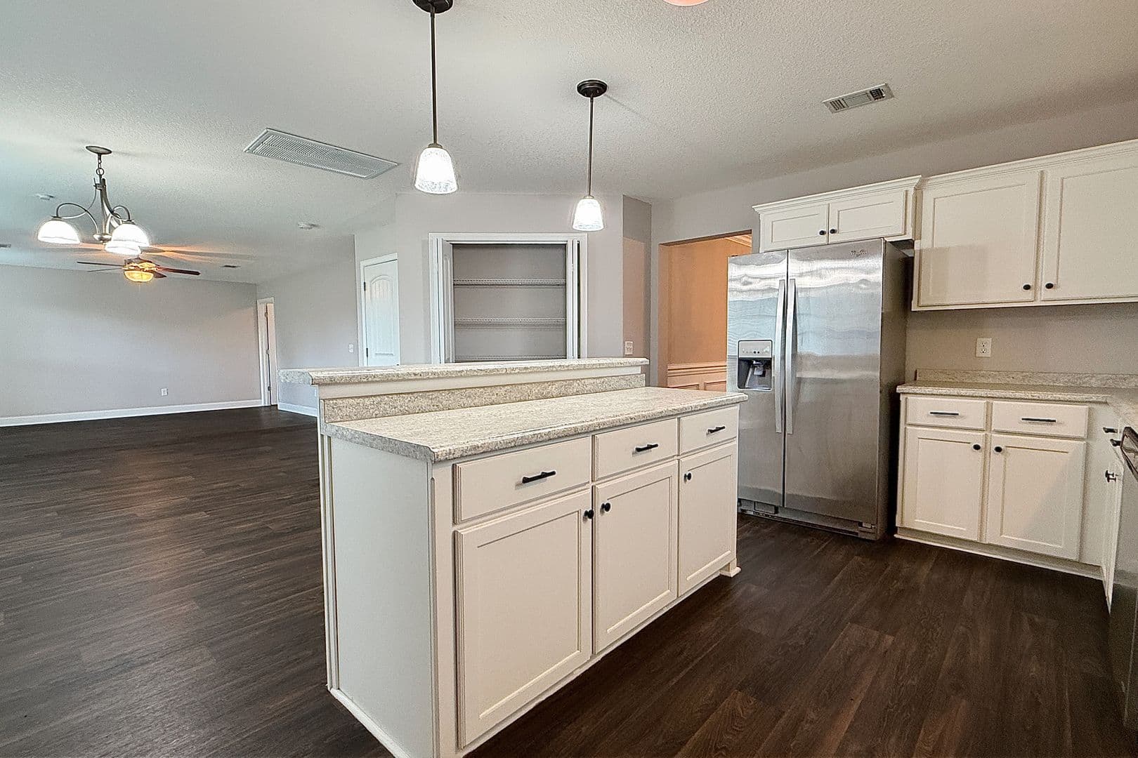 Allenhurst House: 309 Nashview Trl