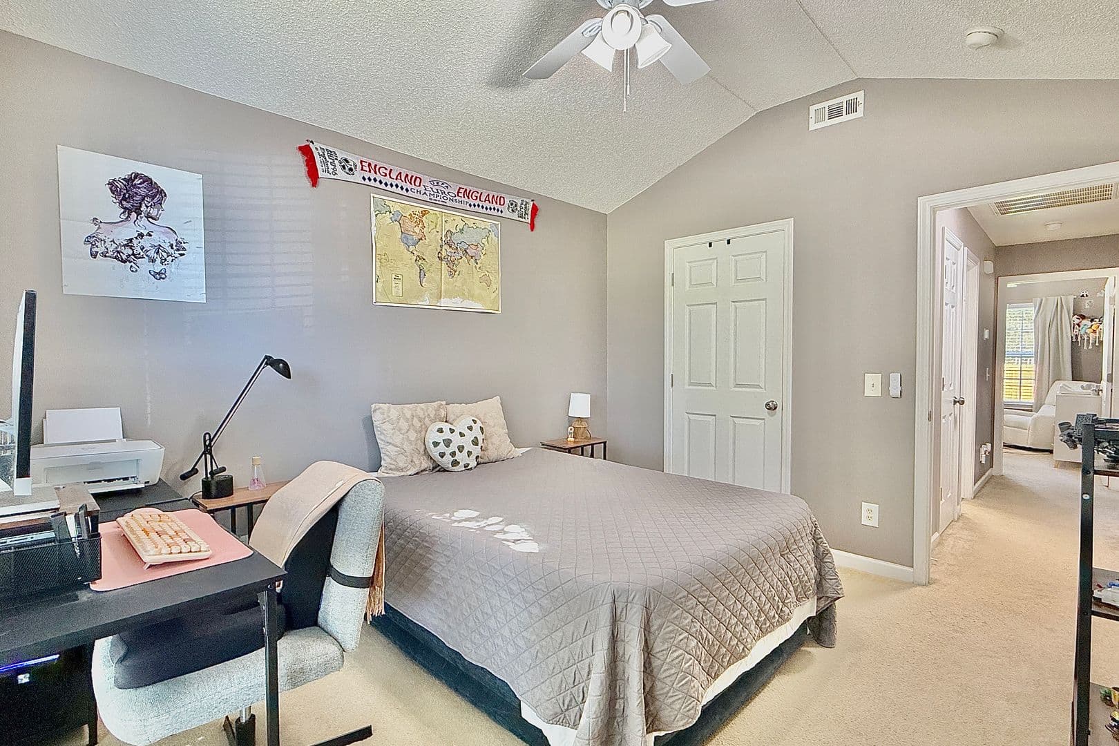 Midway House: 193 River Bend Dr