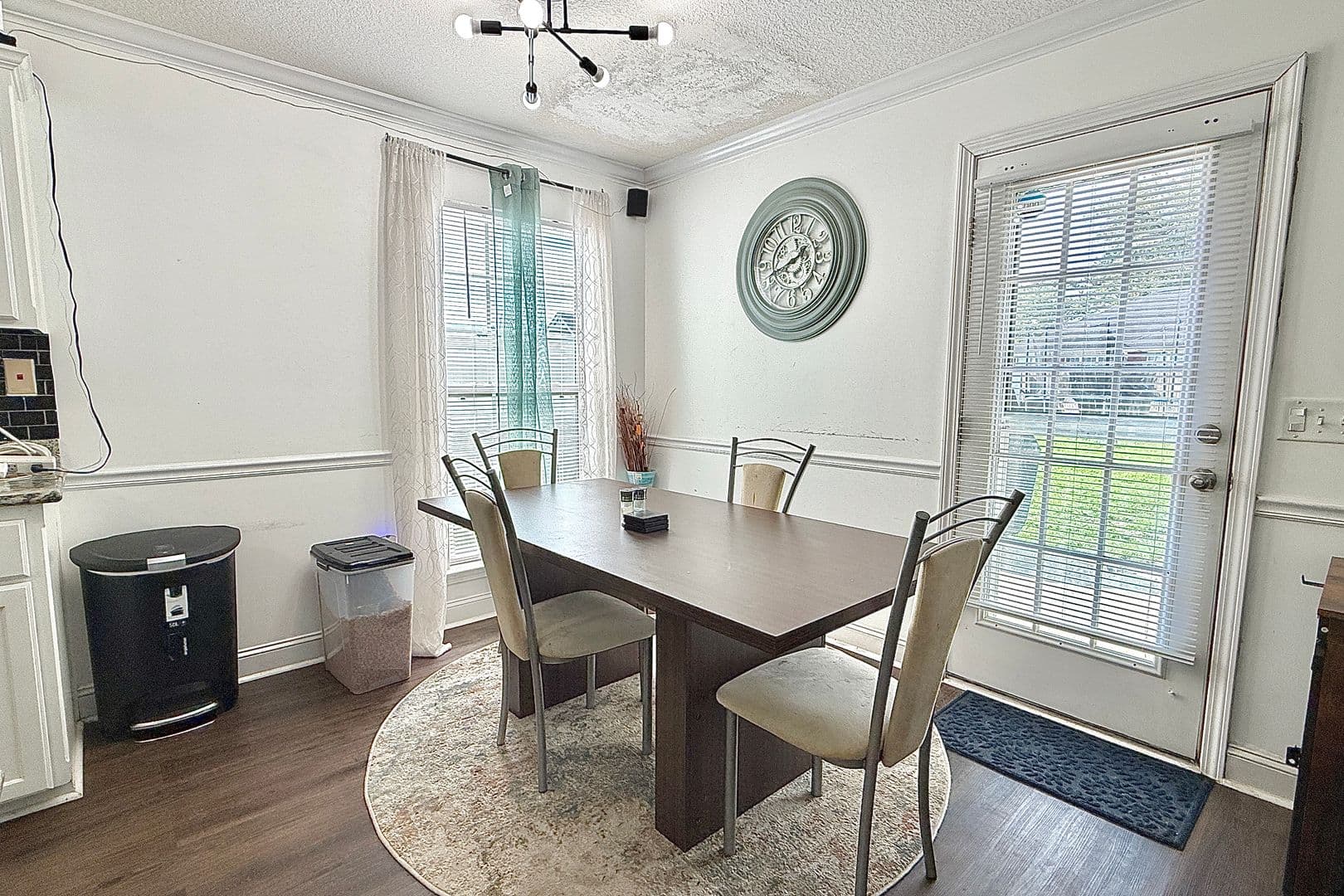 Hinesville House: 615 Amhearst Row