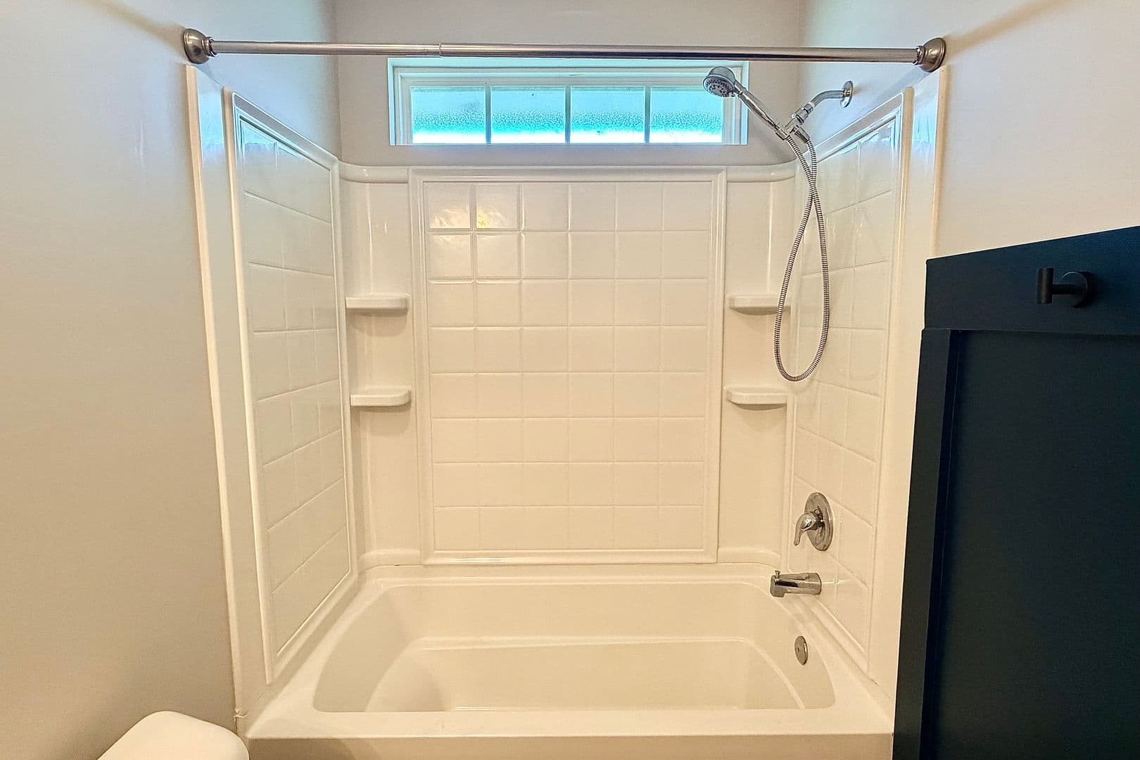 Allenhurst House: 309 Nashview Trl