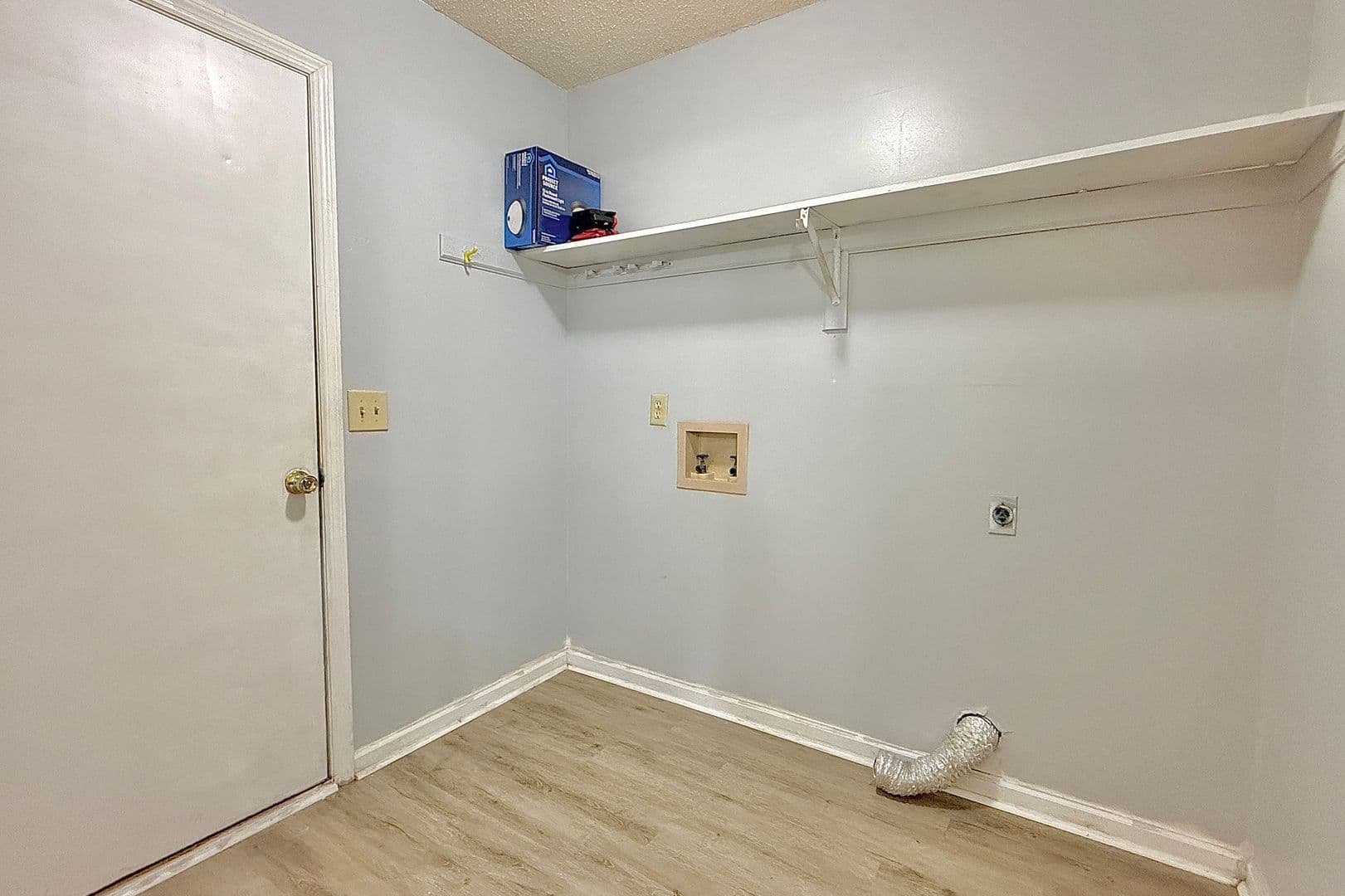 Hinesville House: 979 Shady Ln