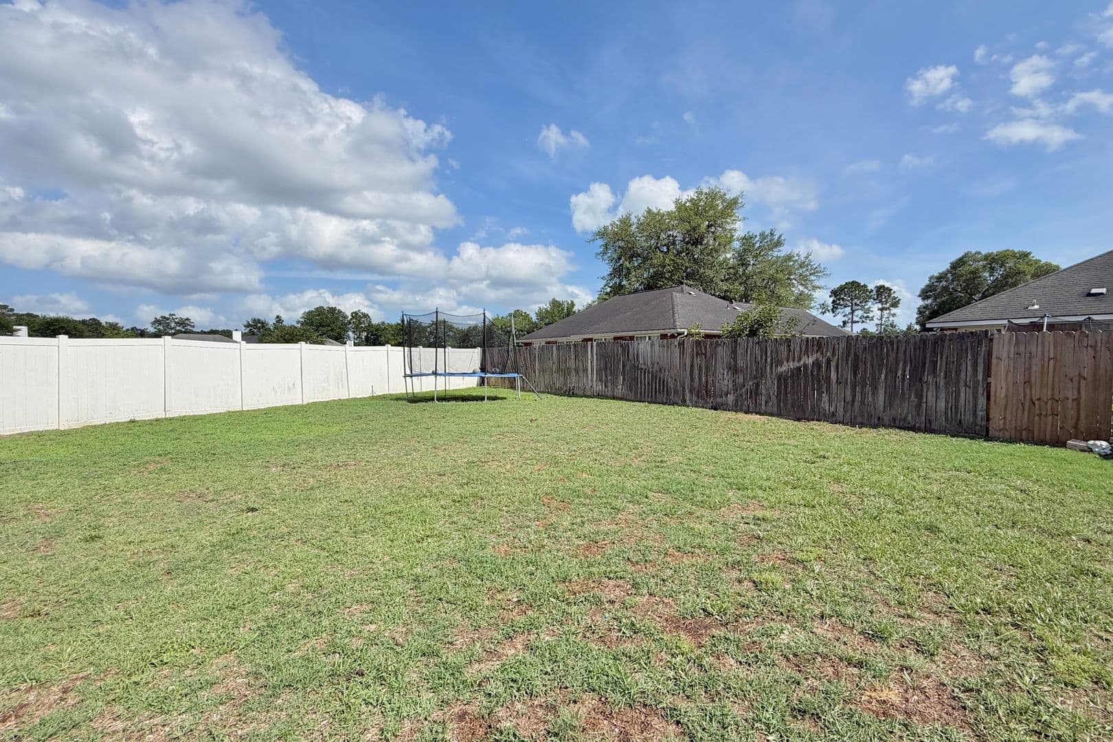 Hinesville House: 615 Amhearst Row