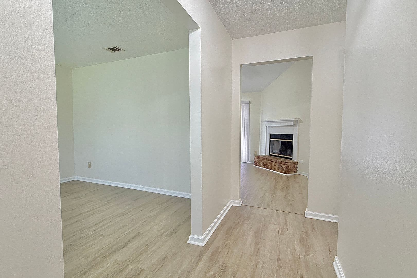 Hinesville House: 979 Shady Ln