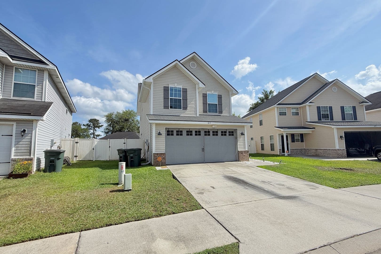 Hinesville House: 615 Amhearst Row