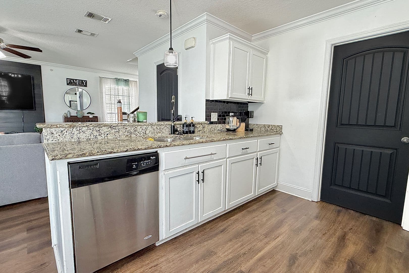 Hinesville House: 615 Amhearst Row