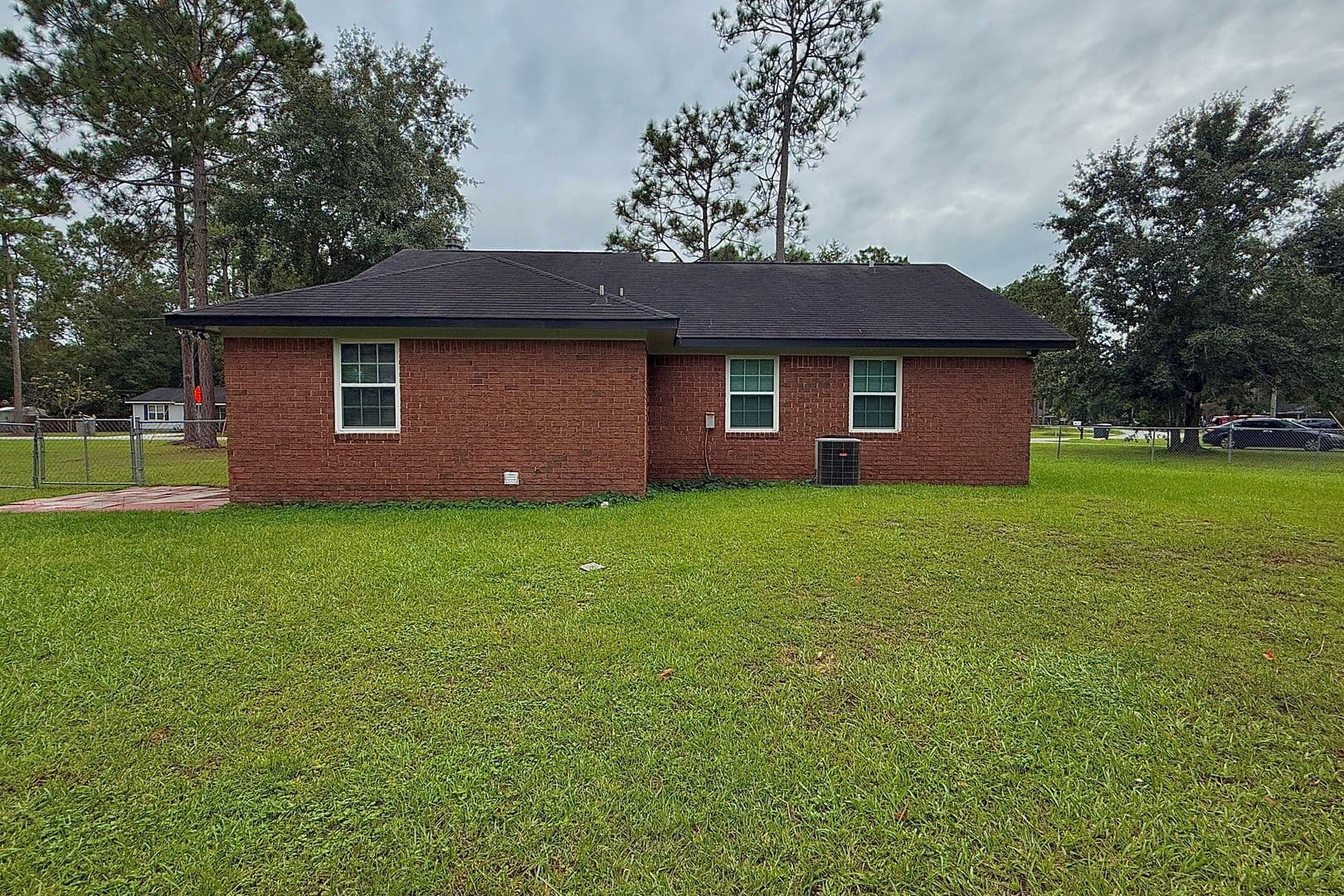 Allenhurst House: 61 Gregory Ct