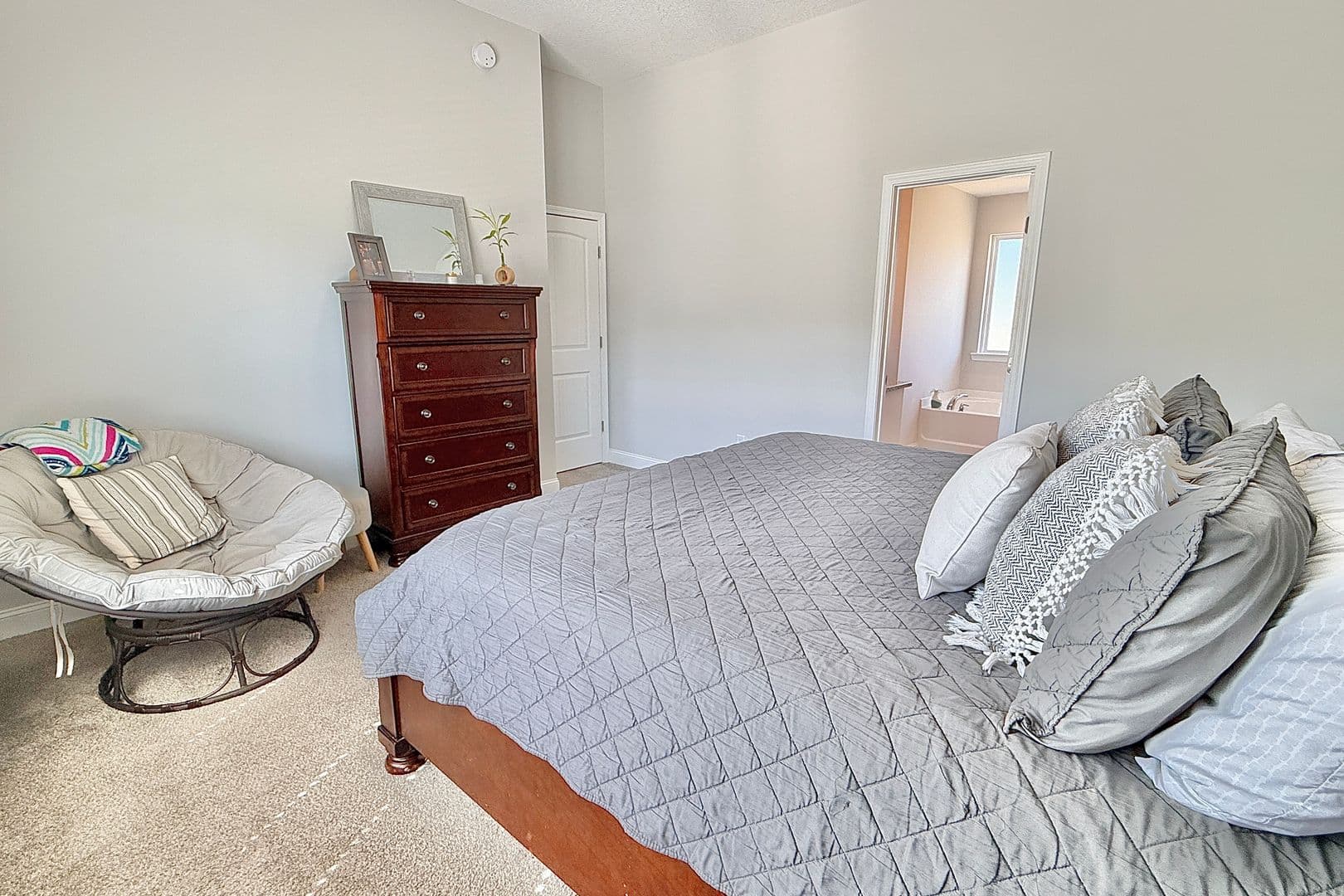 Hinesville House: 120 Legacy Ln