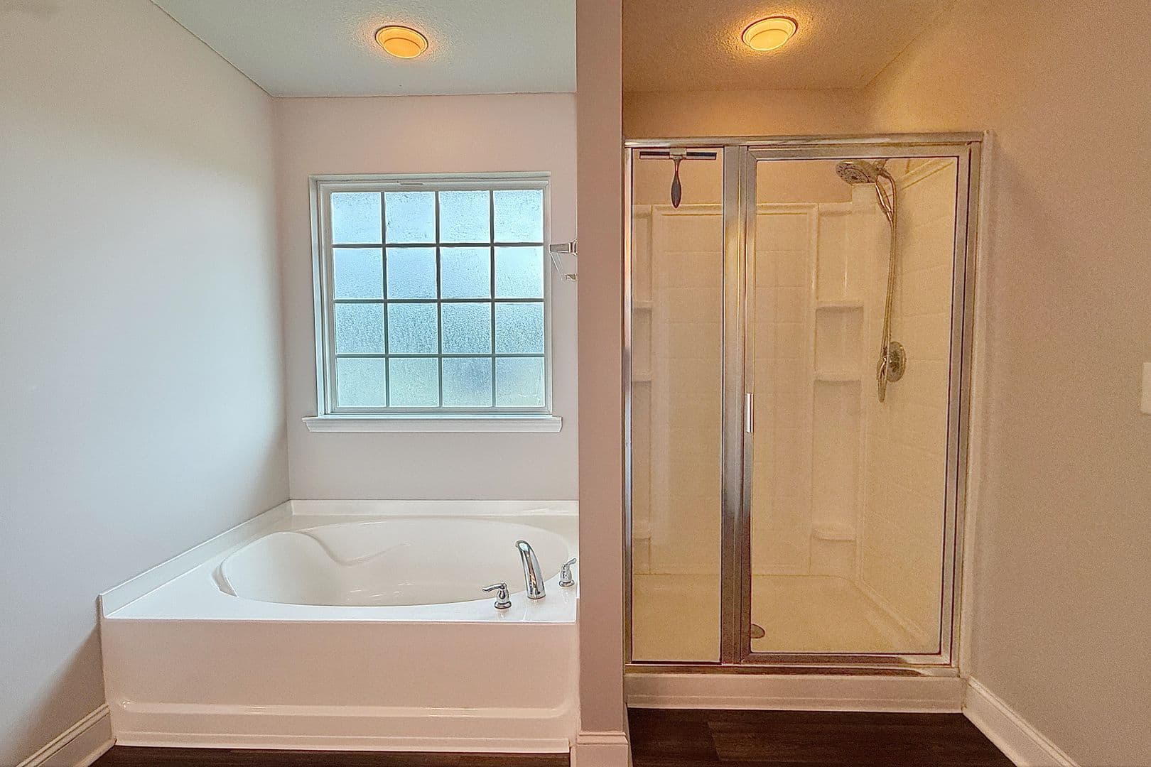 Allenhurst House: 309 Nashview Trl